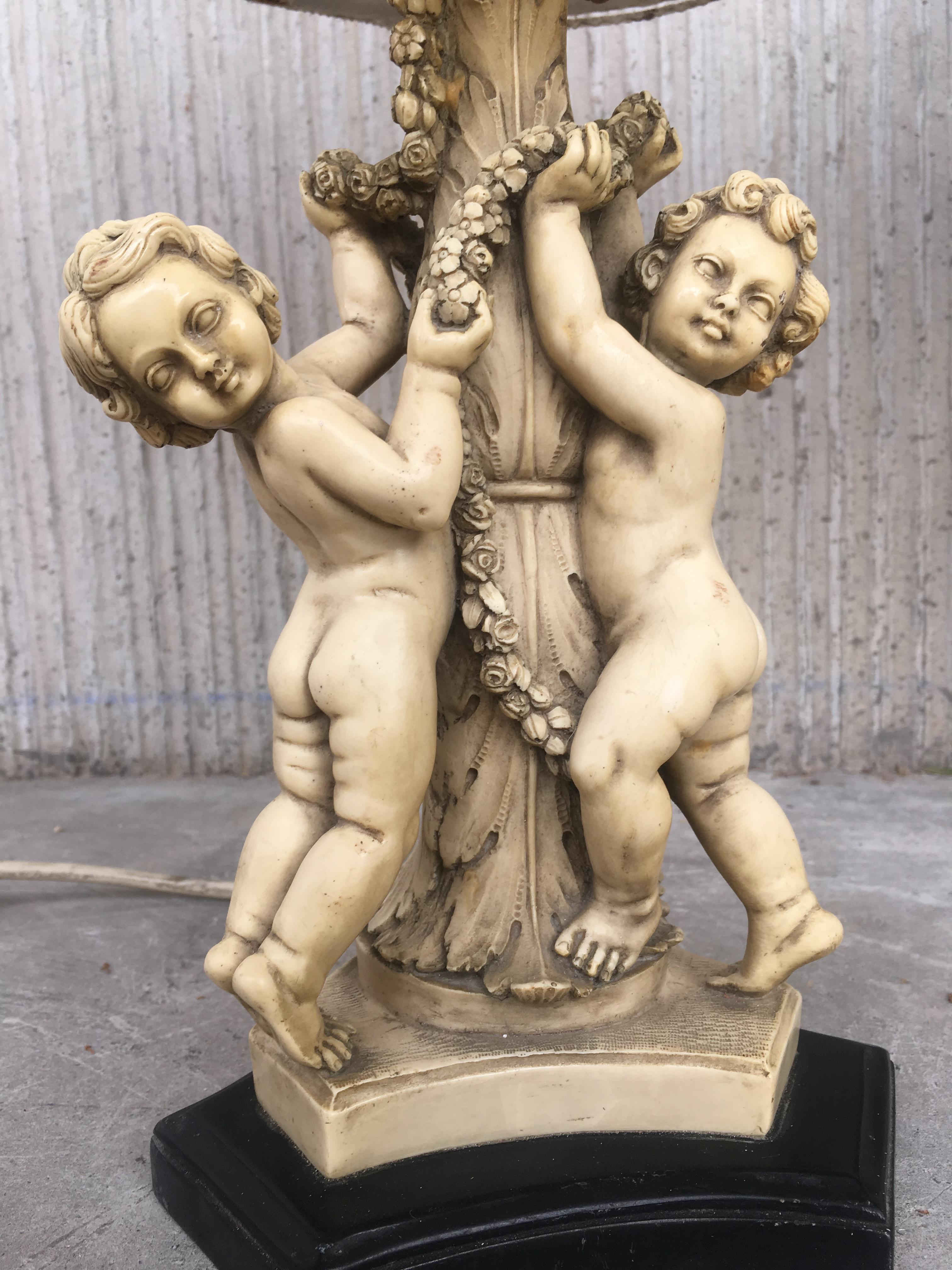 20th Century Pair of White Resin Cherub Lamps on Wooden Bases by G. Ruggeri 1