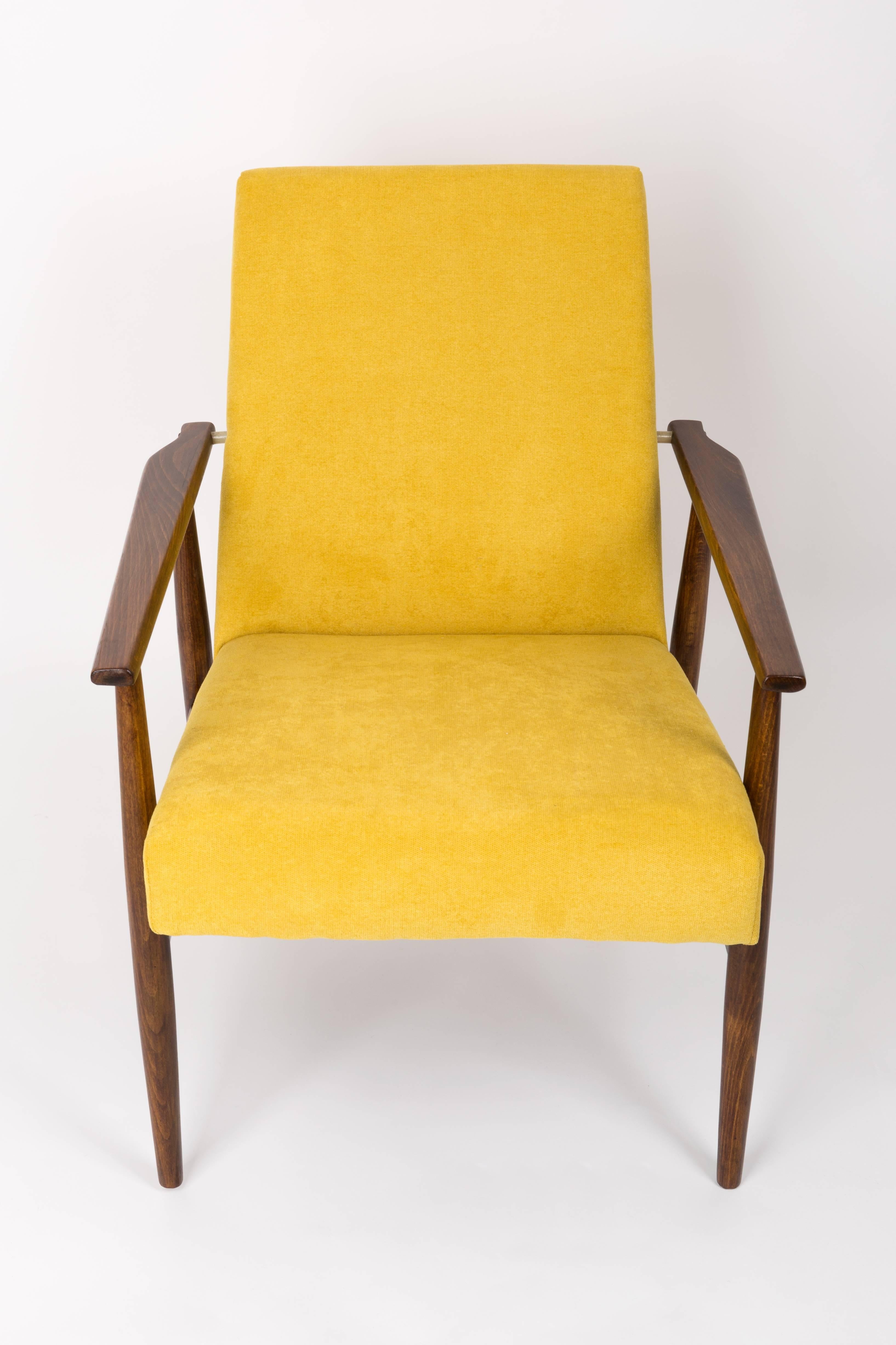 20ième siècle Paire de fauteuils en dante jaune du milieu du siècle dernier, H. Lis, Europe, années 1960. en vente