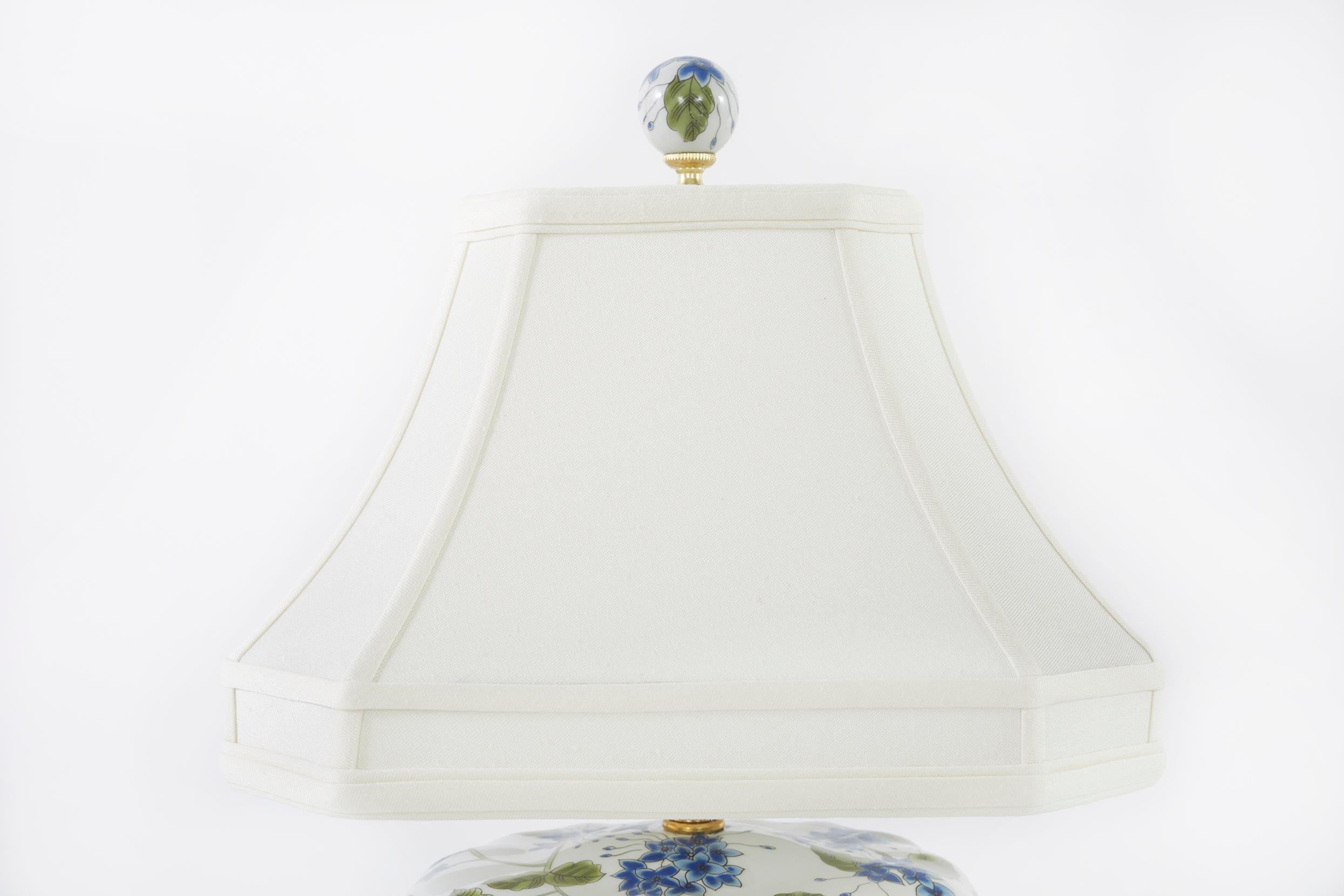 20th Century Pair Porcelain / Gilt Wood Base Lamp For Sale 4