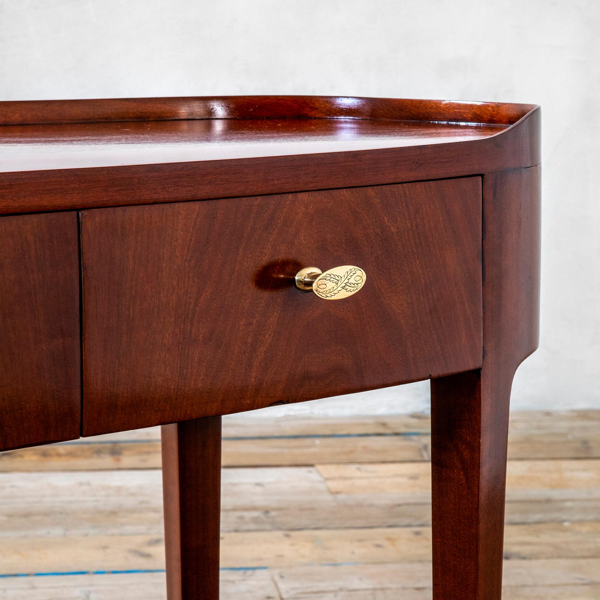 20th Century Paolo Buffa Console with Handles Designed by Giovanni Gariboldi In Good Condition For Sale In Turin, Turin