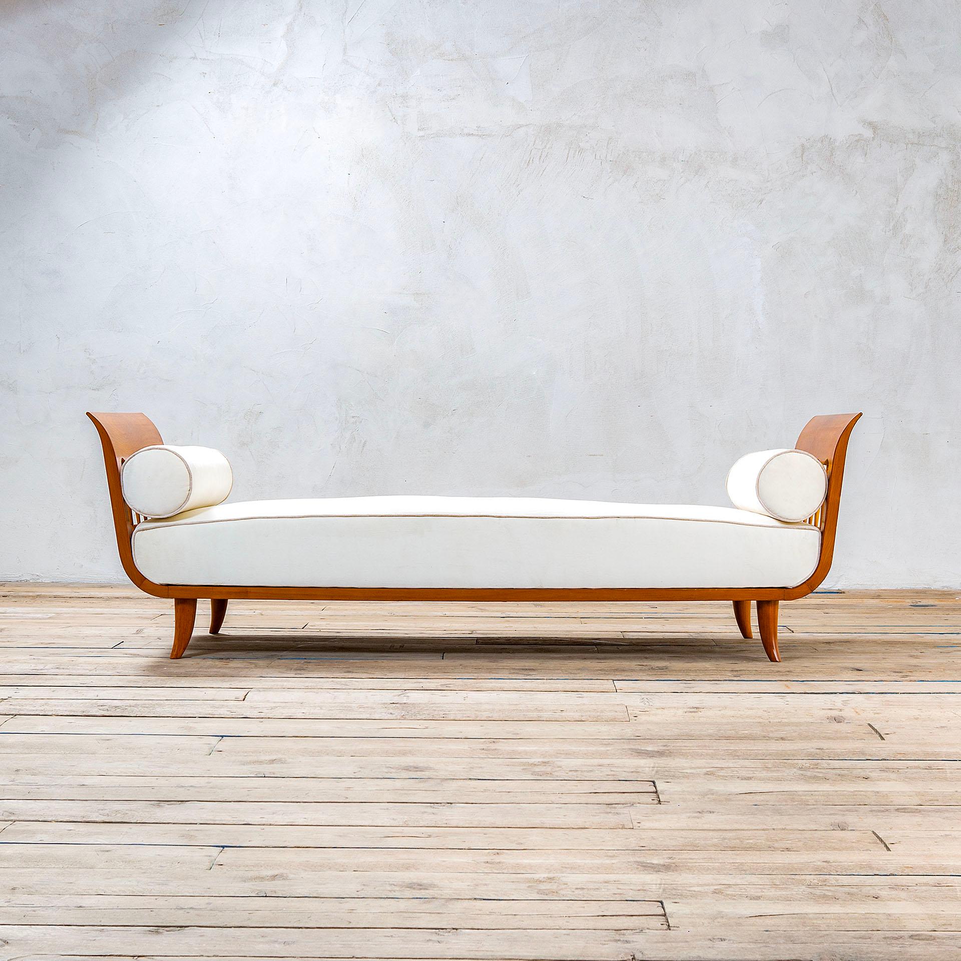 Mid-Century Modern 20th Century Paolo Buffa Wooden Daybed with White Mattress for Lietti, 1950s For Sale