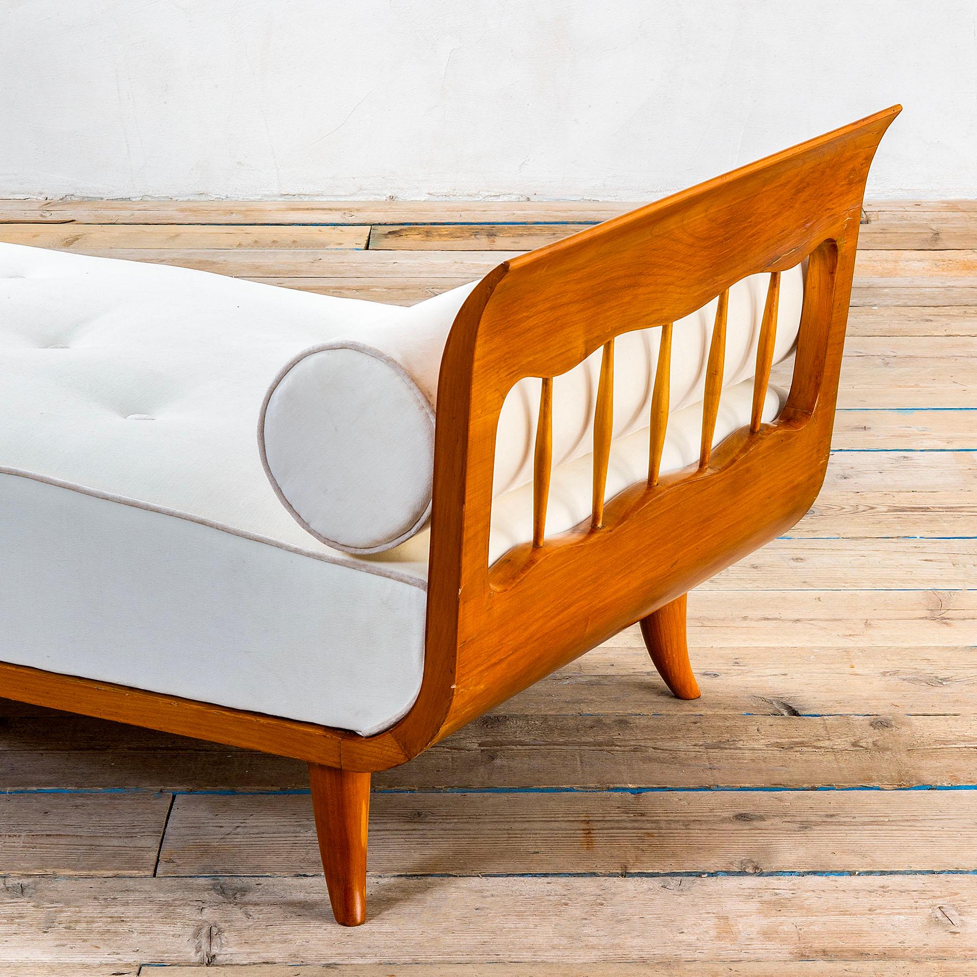 Mid-20th Century 20th Century Paolo Buffa Wooden Daybed with White Mattress for Lietti, 1950s For Sale