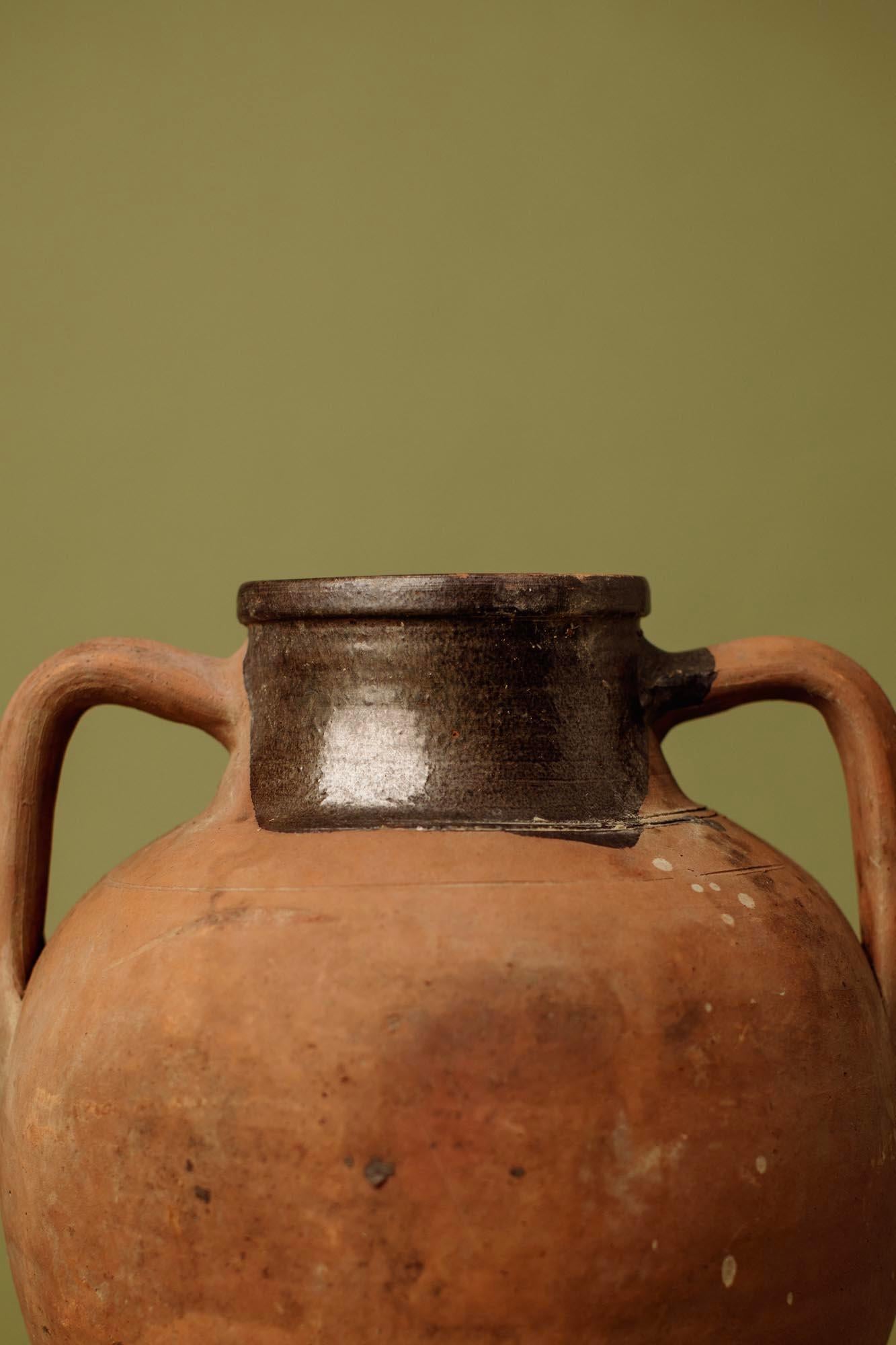 Jarre à olives artisanale en terre cuite à glaçure partielle du 20e siècle, Anato occidental Bon état - En vente à London, GB