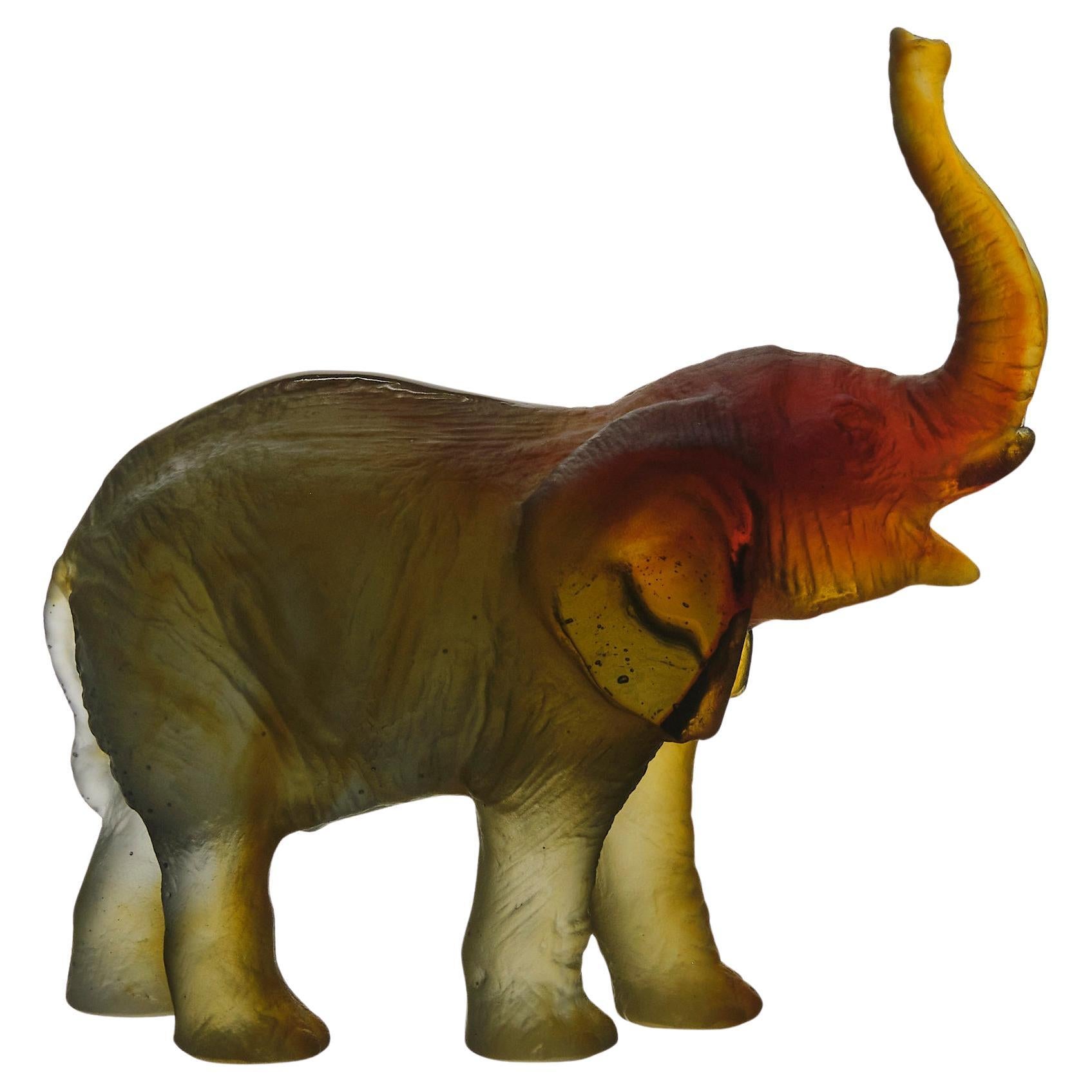 Escultura de vidrio paté de verre del siglo XX "Elefante" de Daum Glass