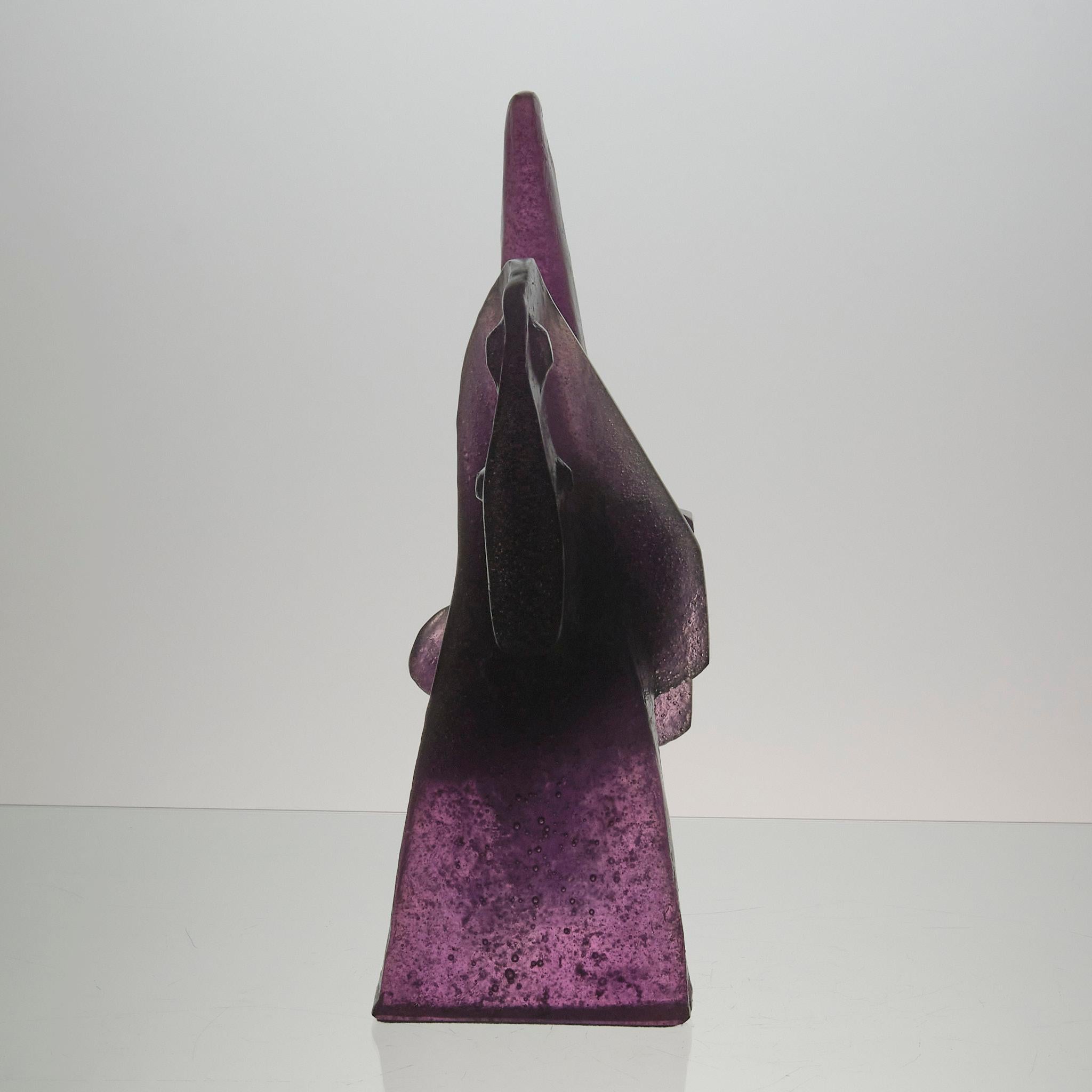 Stampato Scultura in vetro Pate de Verre del XX secolo intitolata 