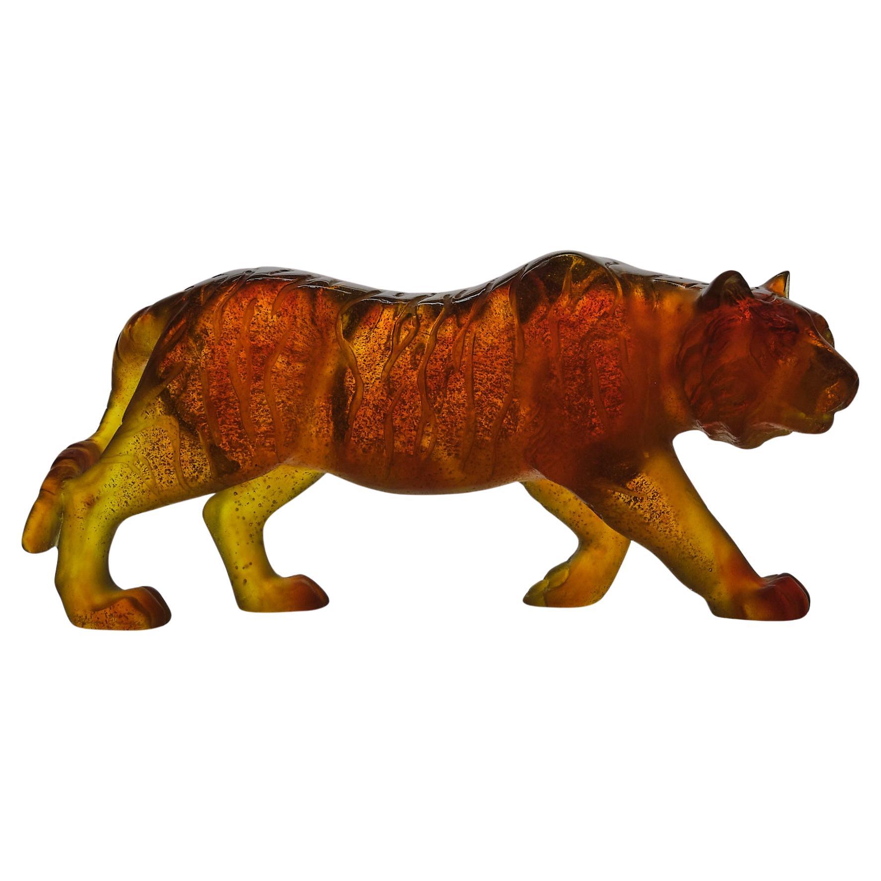 Pate de Verre-Skulptur des 20. Jahrhunderts mit dem Titel "Tigre Marchant" von Daum Glas im Angebot