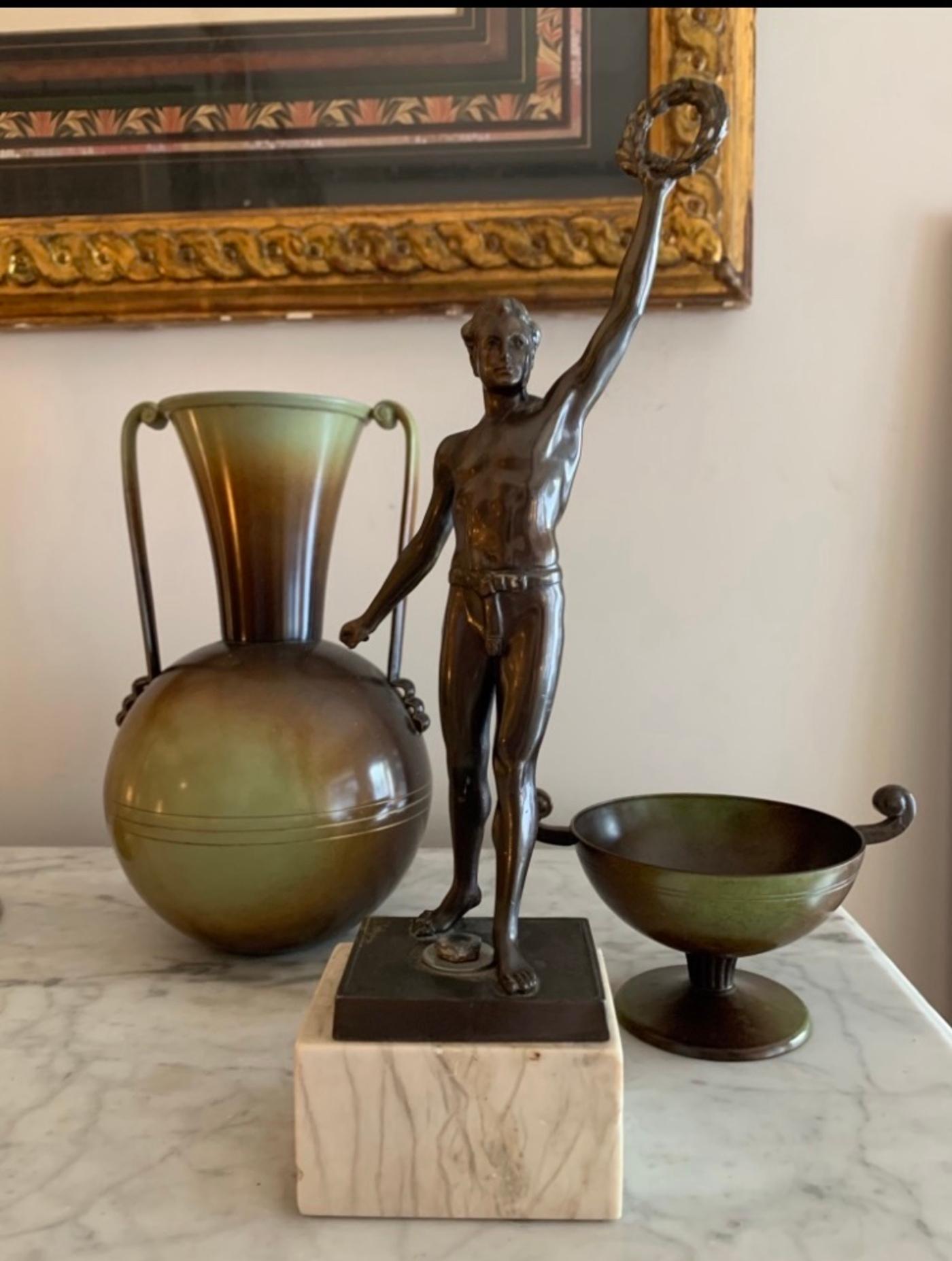 20th Century Patinated Metal Sculpture Figure of an Athlete In Good Condition For Sale In Madrid, ES