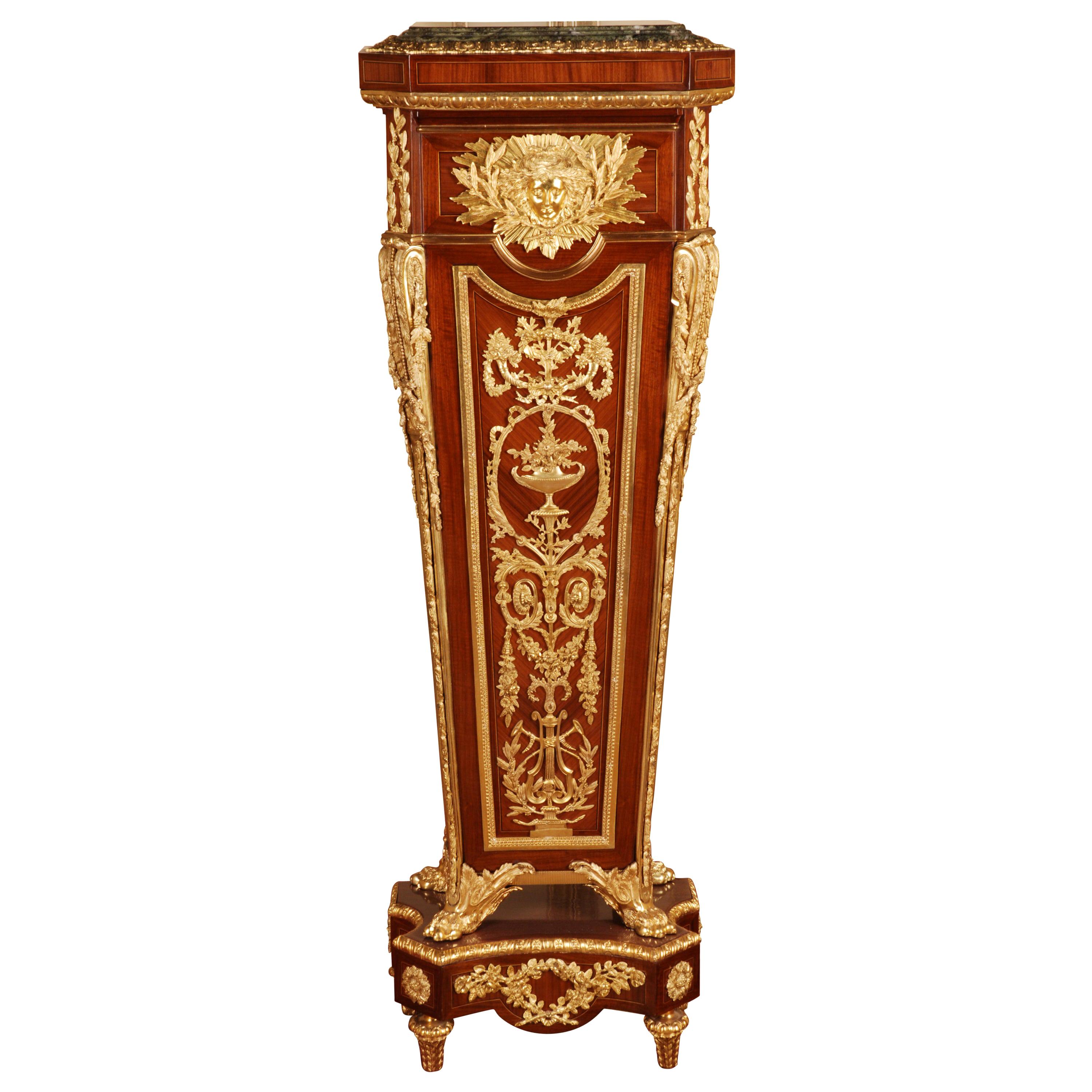 Columne sur piédestal du 20e siècle en bois de rose de style Louis XVI ancien