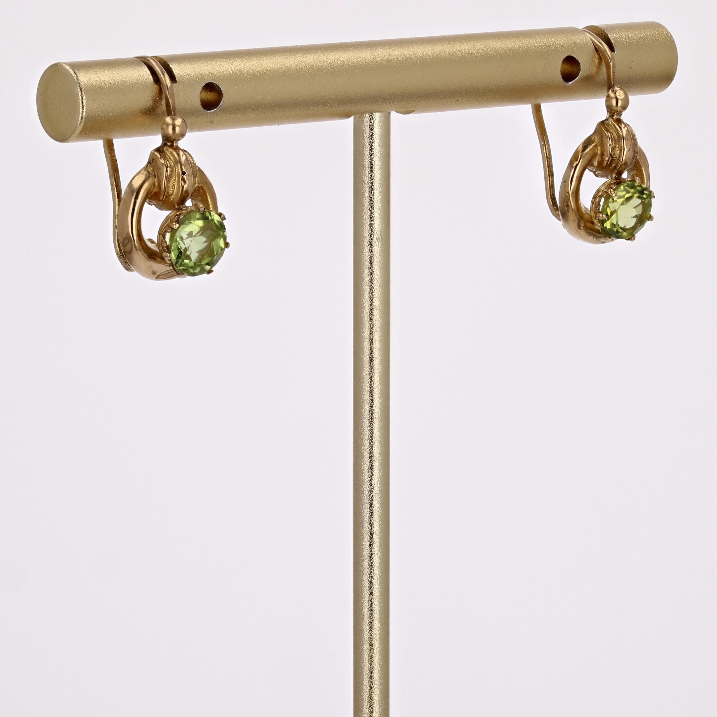 20th Century Peridot 18 Karat Yellow Gold Lever-back Earrings In Good Condition For Sale In Poitiers, FR