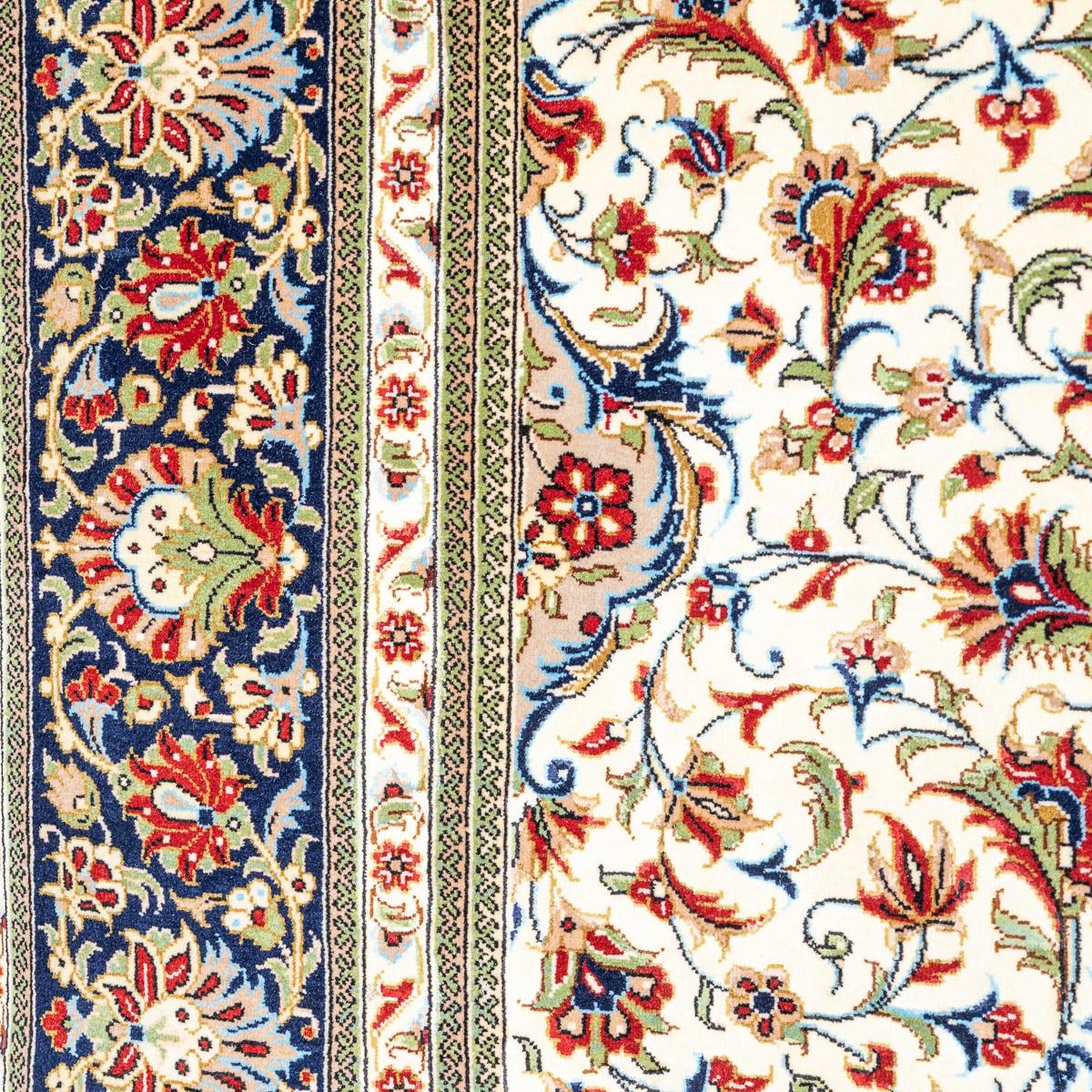 Tapis persan du XXe siècle, fait à la main, c.I.C. c.1990 Bon état - En vente à Royal Tunbridge Wells, Kent
