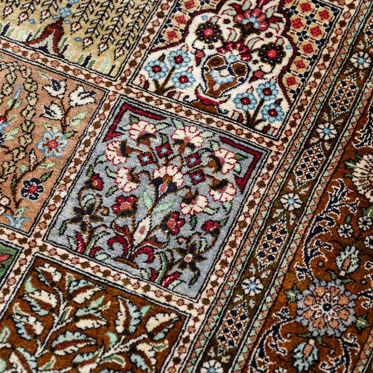20ième siècle Tapis persan du XXe siècle, fait à la main, c.I.C. c.1990 en vente