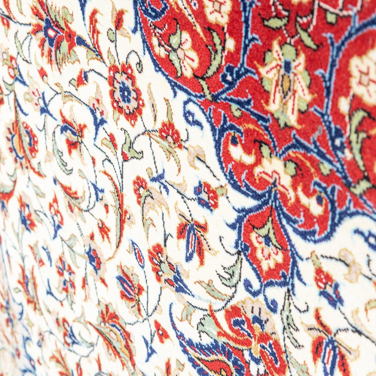 Laine Tapis persan du XXe siècle, fait à la main, c.I.C. c.1990 en vente
