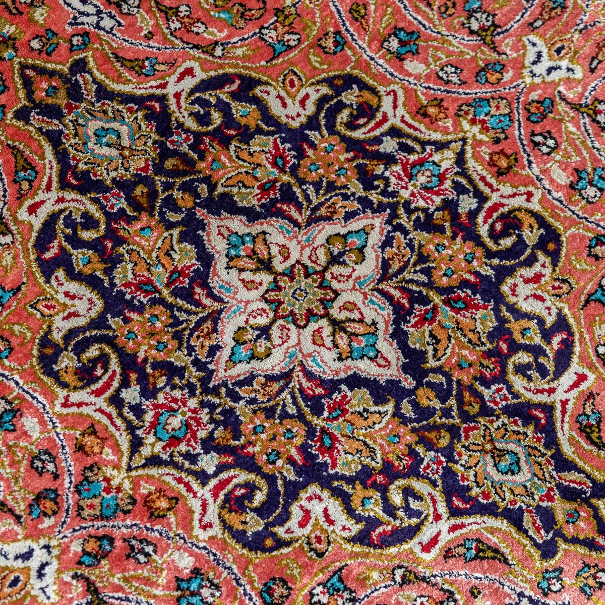 Altro Tappeto Gom persiano del XX secolo, fatto a mano, in seta fine, c.1990 in vendita