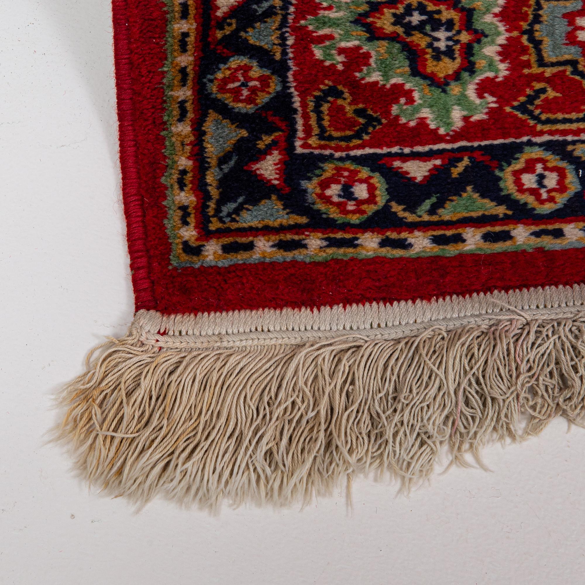 Persischer Orientteppich des 20. Jahrhunderts im Angebot 7