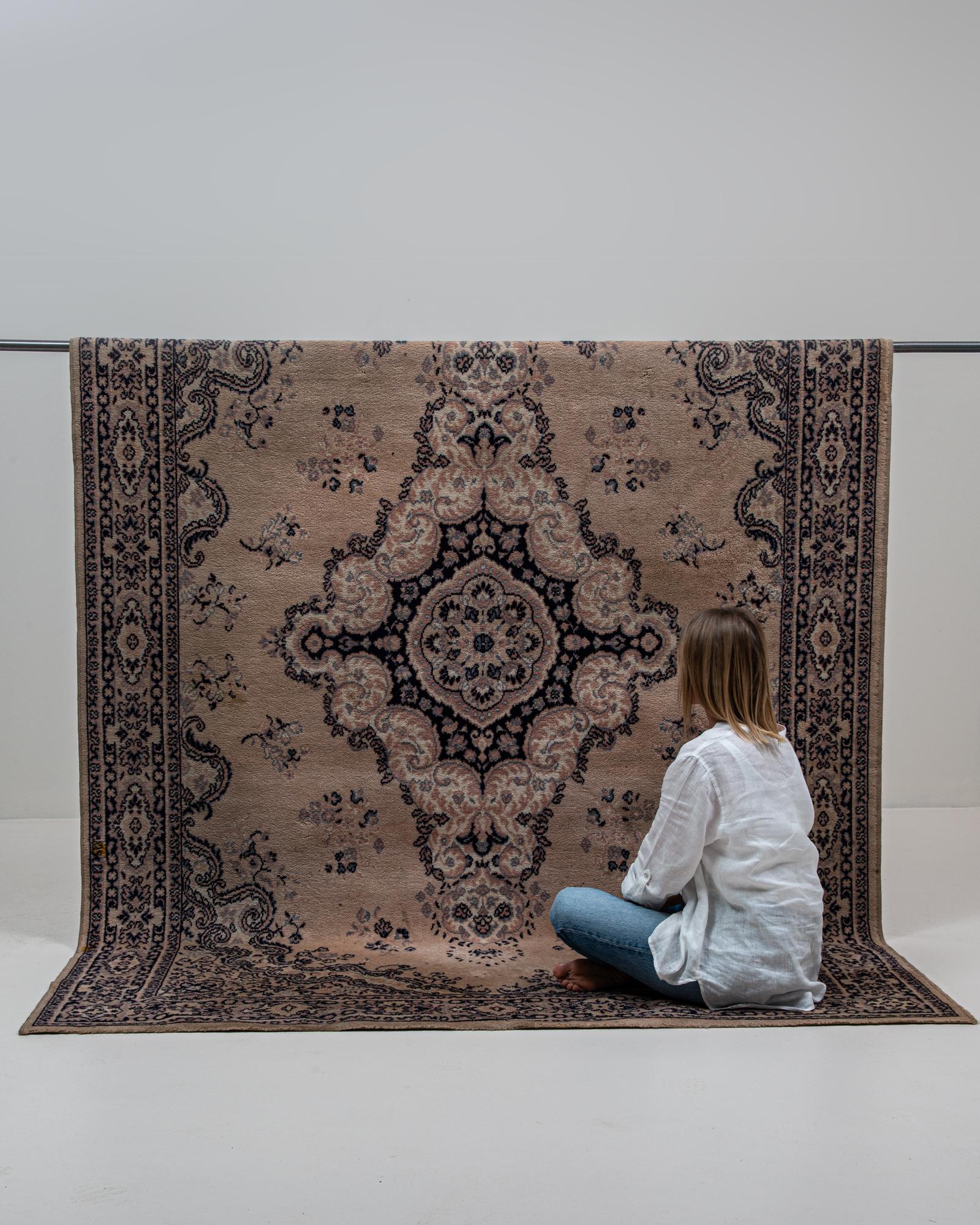 Persischer Orientteppich des 20. Jahrhunderts im Angebot 8