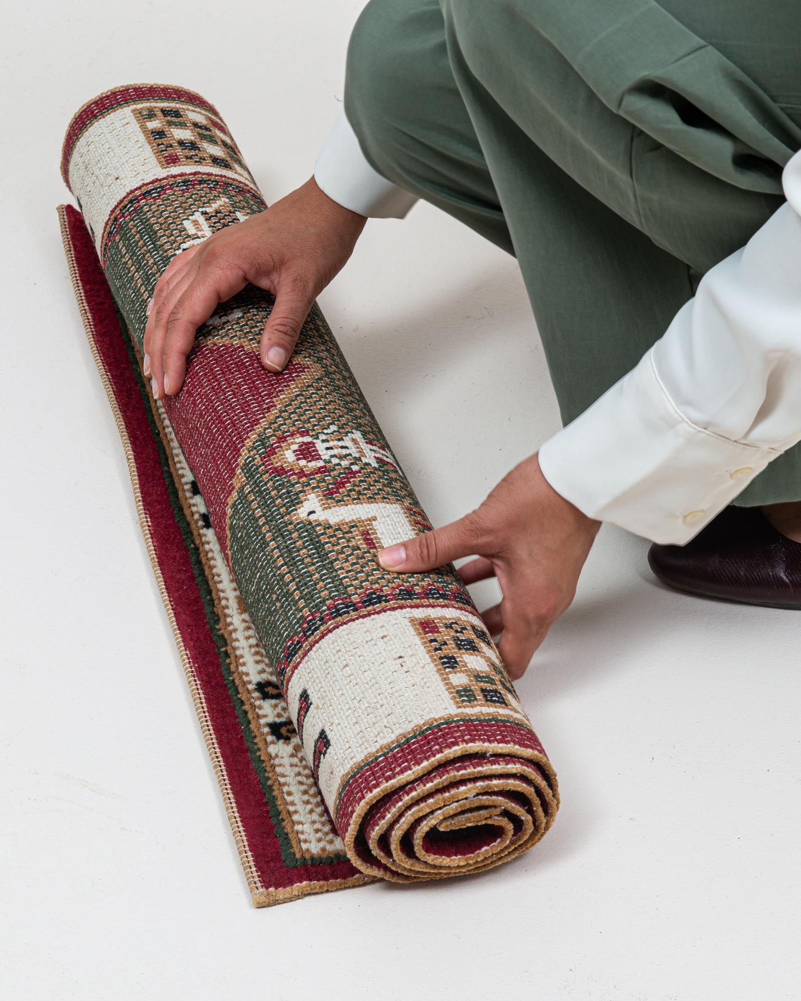 Persischer Orientteppich des 20. Jahrhunderts im Angebot 8