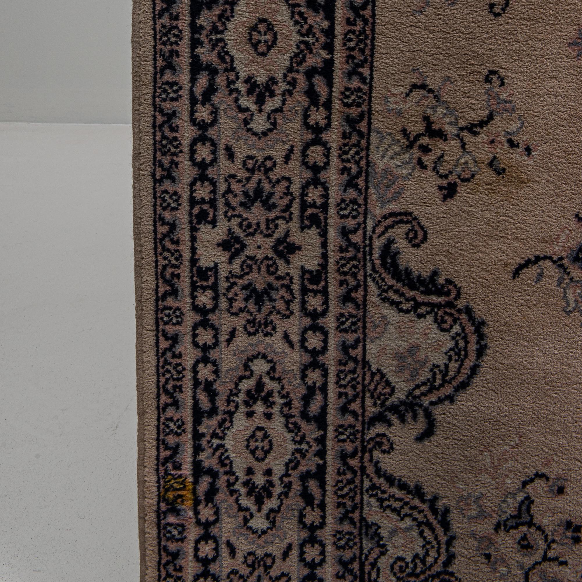 Persischer Orientteppich des 20. Jahrhunderts im Angebot 12