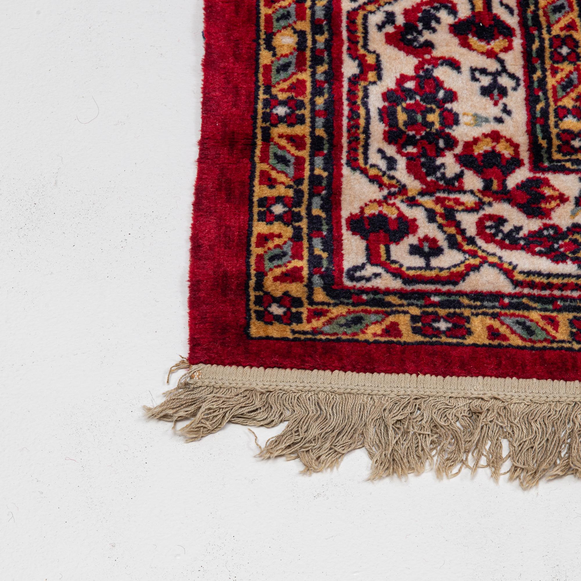 Persischer Orientteppich des 20. Jahrhunderts im Angebot 13