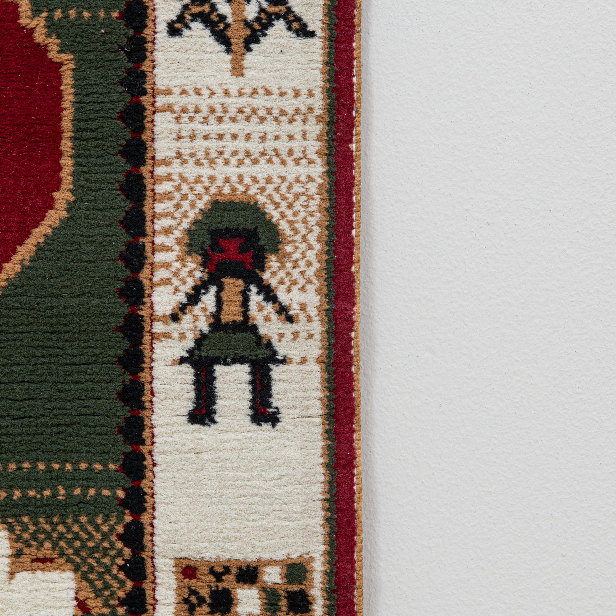 Dieser persische Orientteppich aus dem 20. Jahrhundert zeichnet sich durch ein charmantes Volkskunstdesign mit leuchtenden Farben und symbolischen Motiven aus, die in eine kompakte, ausgewogene Komposition eingewoben sind. Ein tiefrotes zentrales