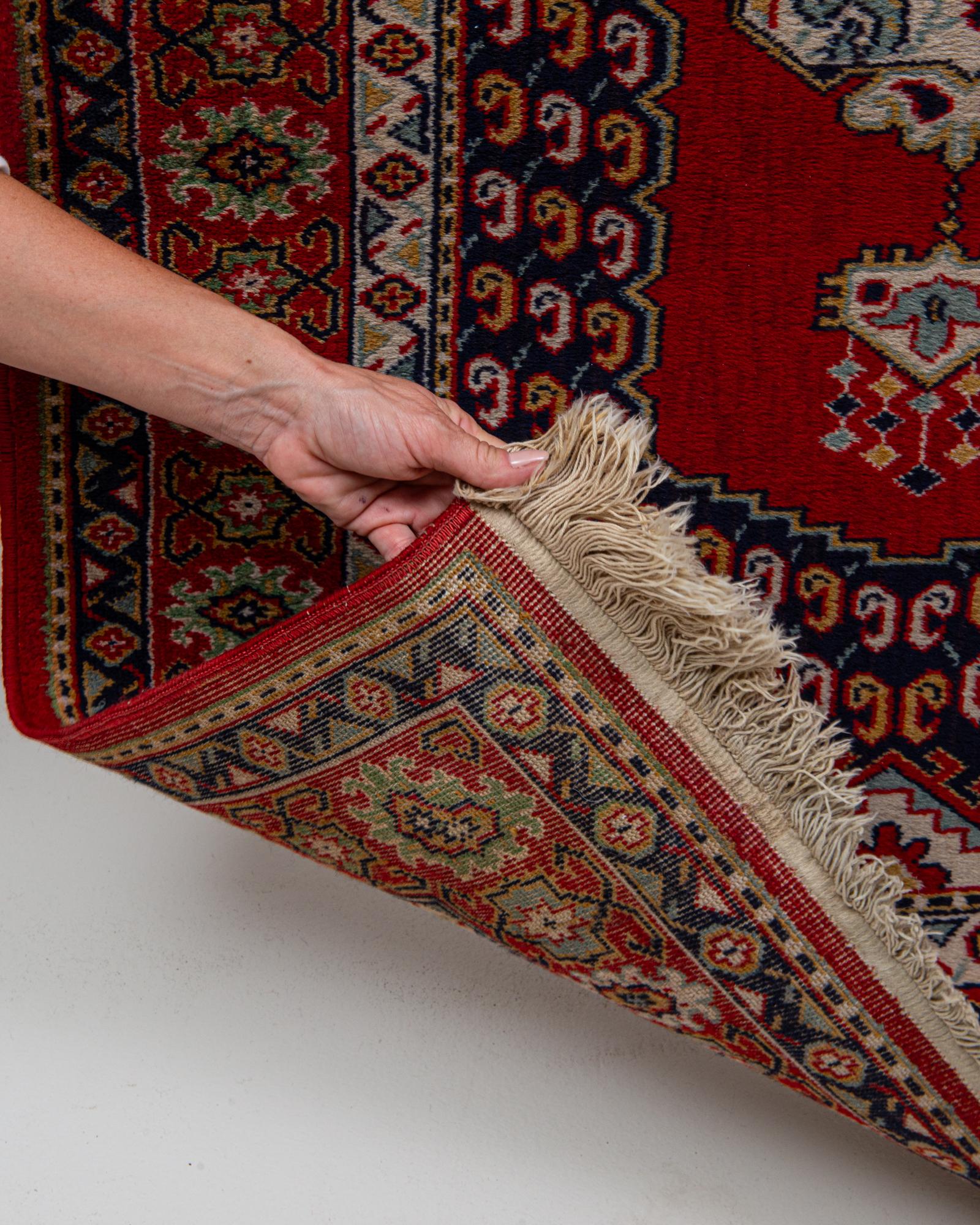 Persischer Orientteppich des 20. Jahrhunderts (Stoff) im Angebot