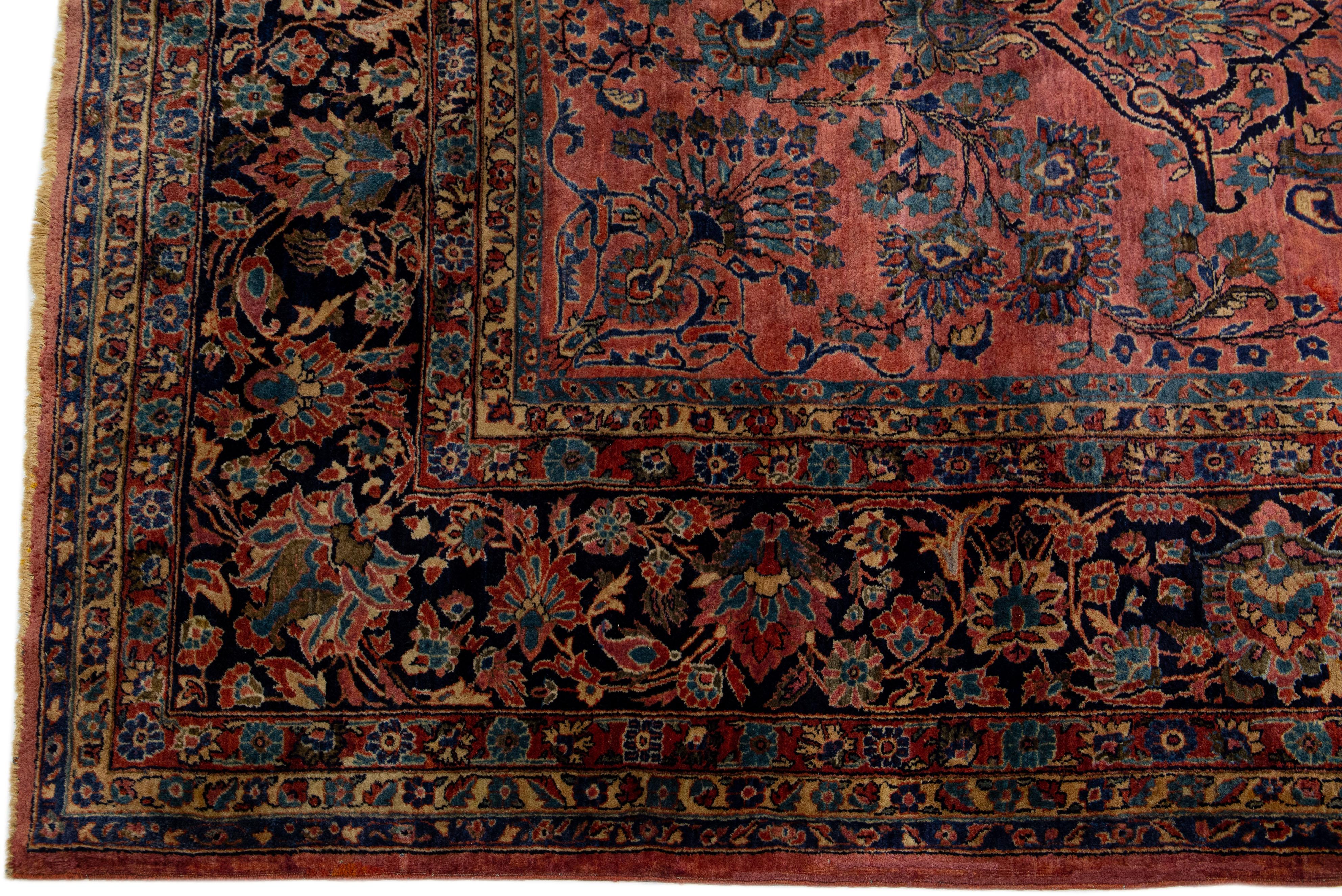 Übergroßer persischer Sarouk-Wollteppich des 20. Jahrhunderts mit klassischem Blumenmotiv (Handgeknüpft) im Angebot