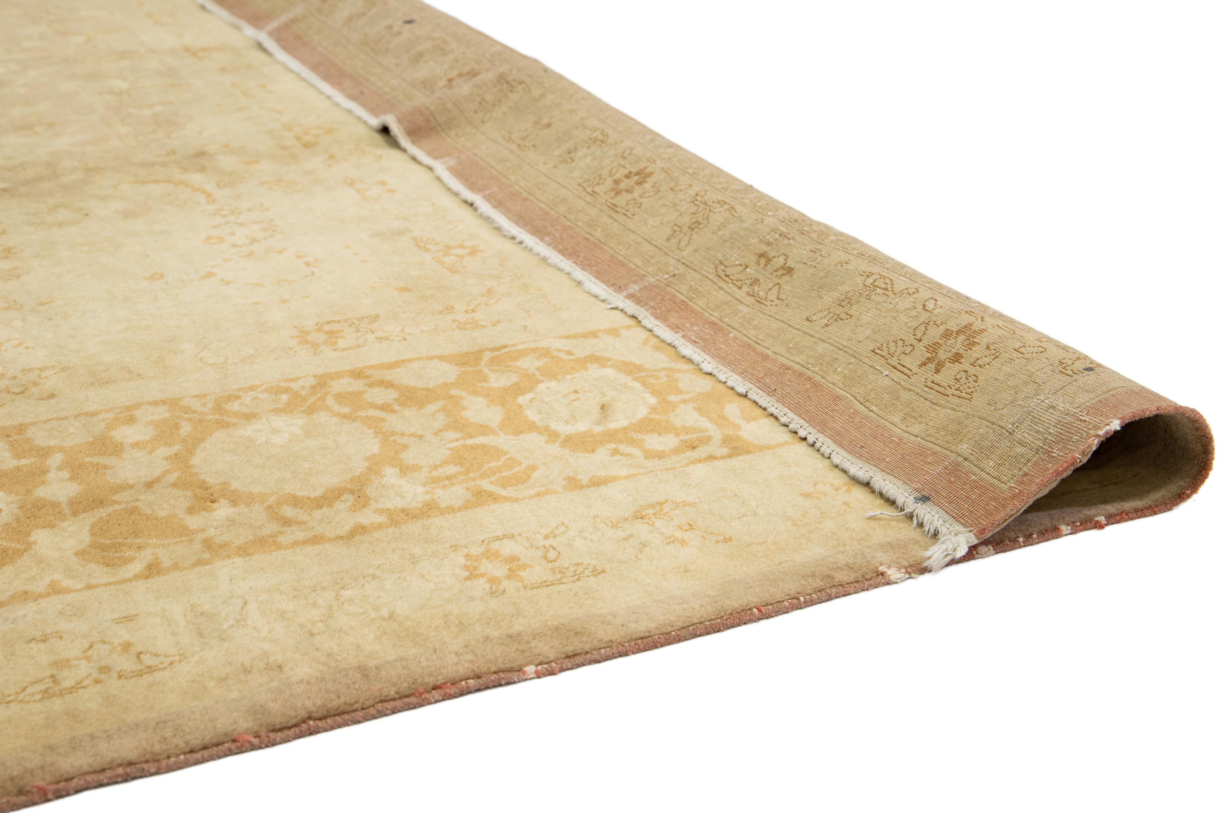 20. Jahrhundert  Persischer Täbris-Wollteppich in Hellbraun in Tan-Farbe mit Allover-Design (Tabriz) im Angebot