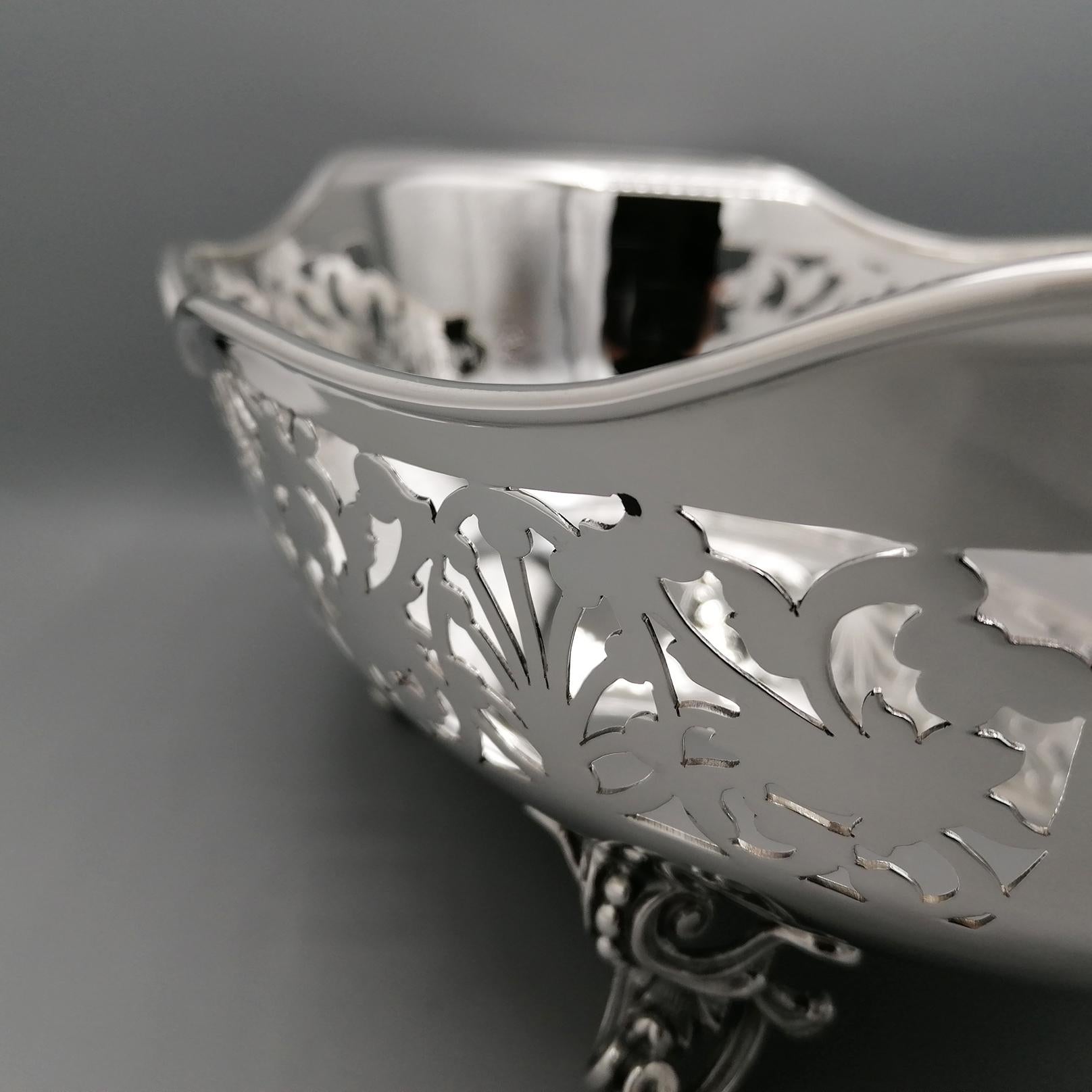 Contemporary 20th Century italian Pierced Sterling Silver Basket on feet For Sale