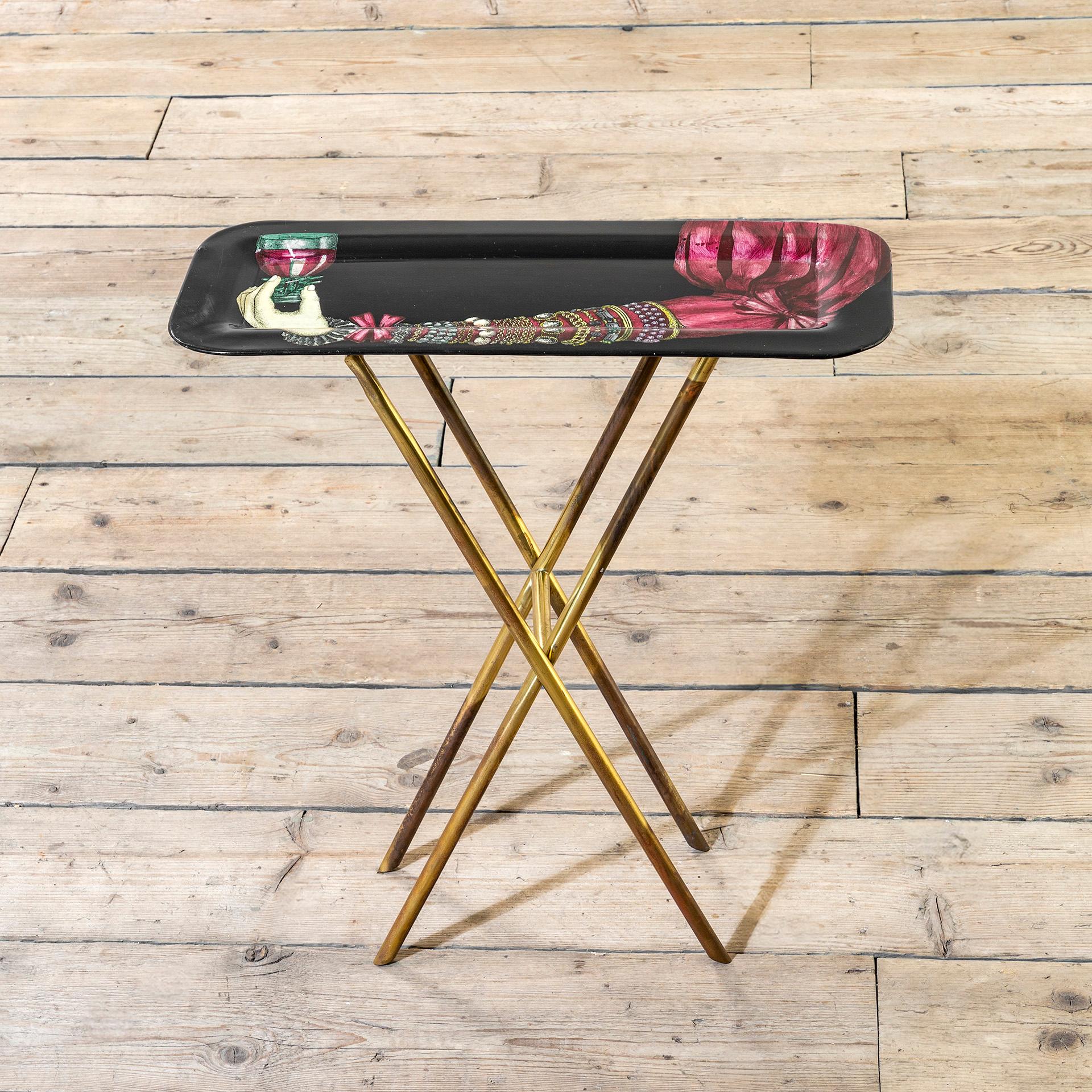siglo XX, Piero Fornasetti Bandeja de latón y metal con base Italian en venta