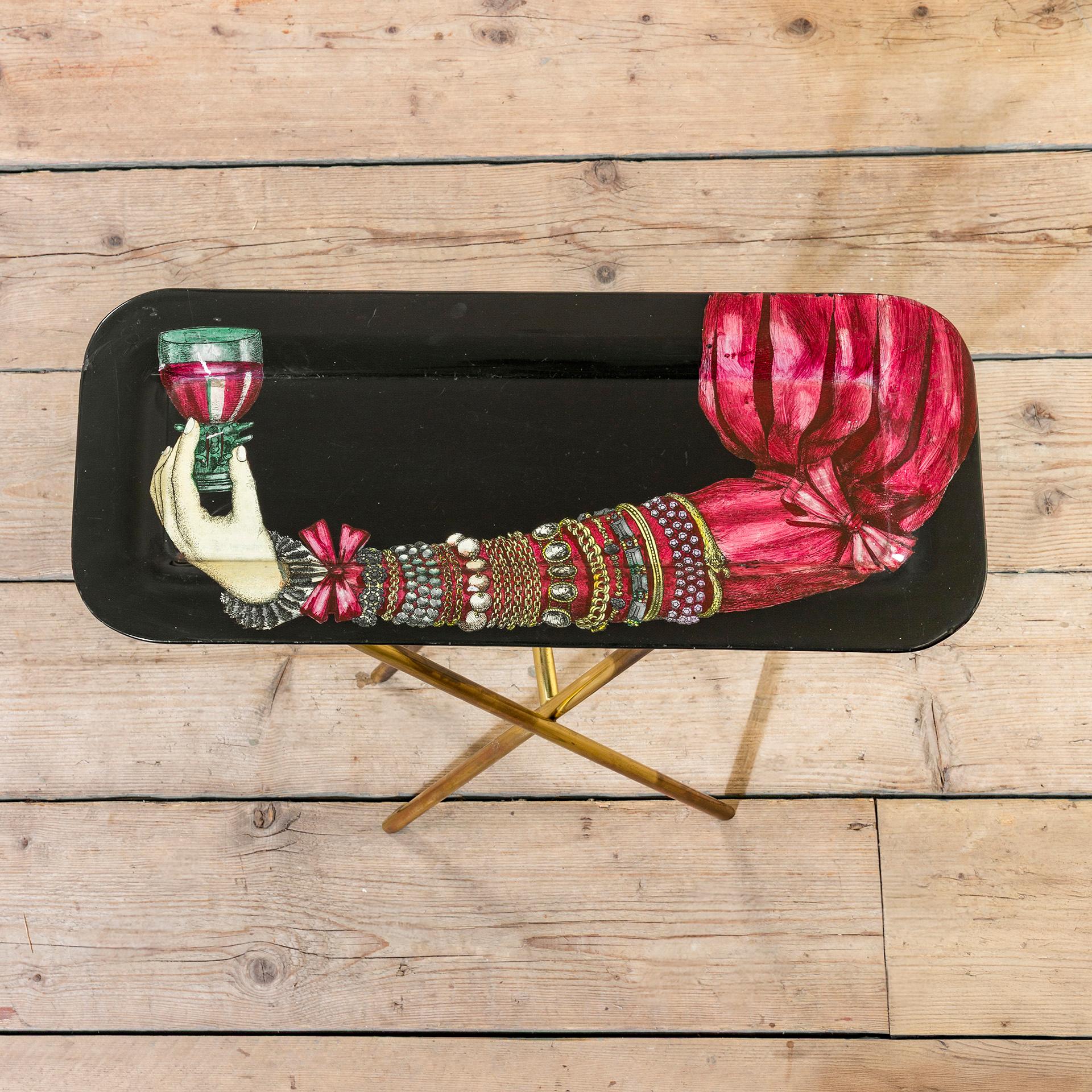 siglo XX, Piero Fornasetti Bandeja de latón y metal con base Metal en venta