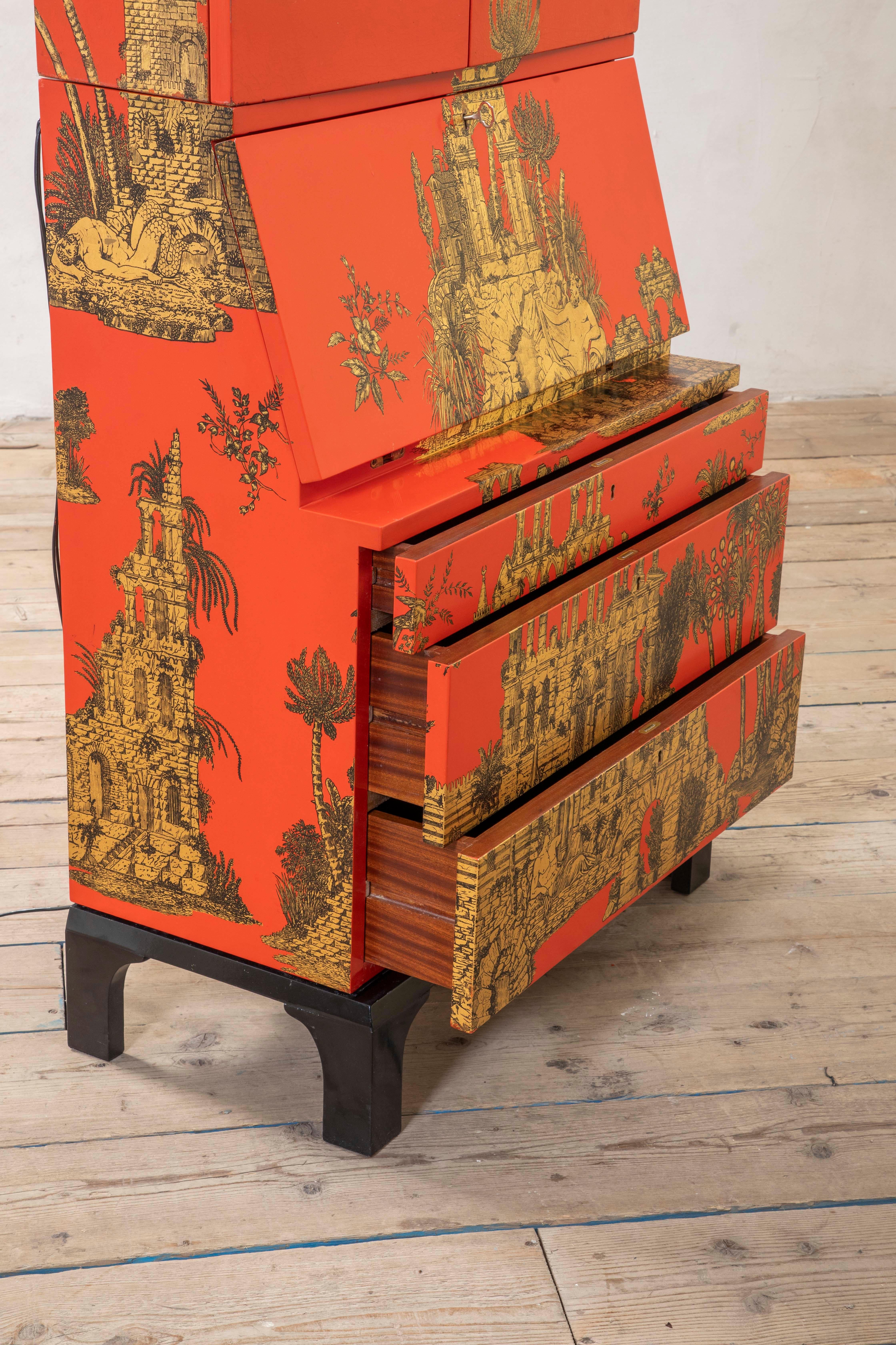 siglo XX, Piero Fornasetti Raro Trumeau mod. Gran Coromandel en venta 6