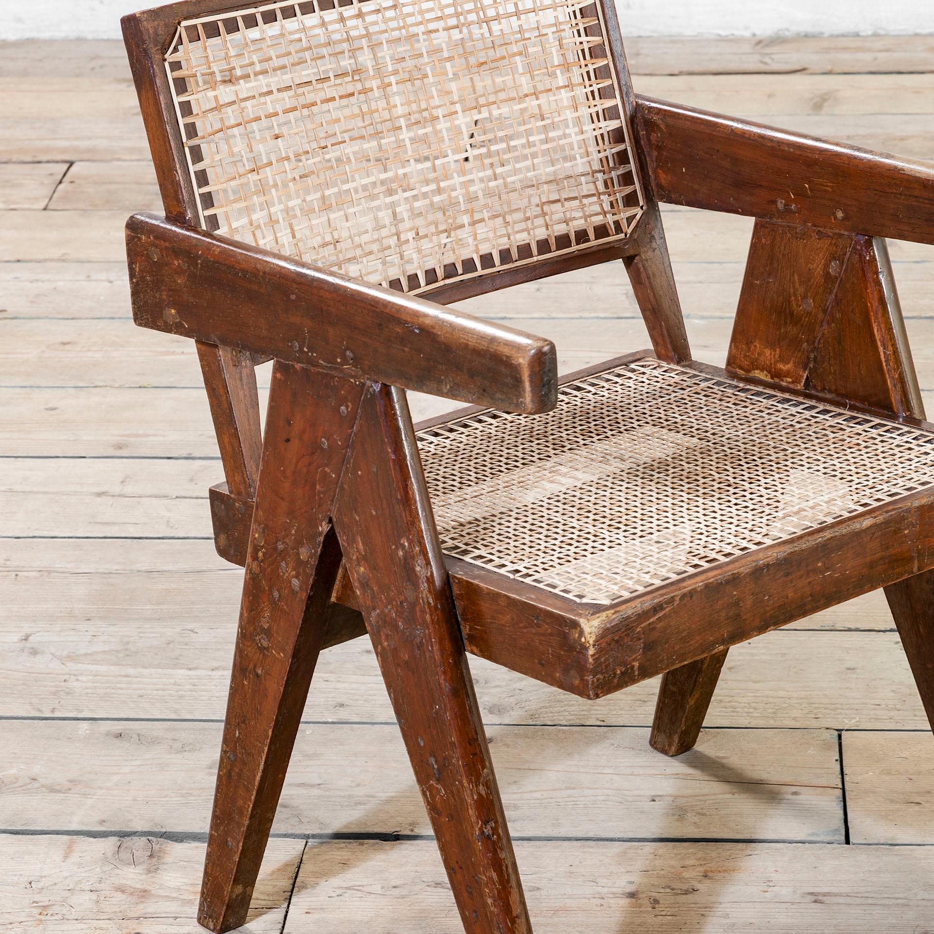 Indian 20th Century, Pierre Jeanneret Piar of Armachairs mod. PJ-SI-29-A in vendita