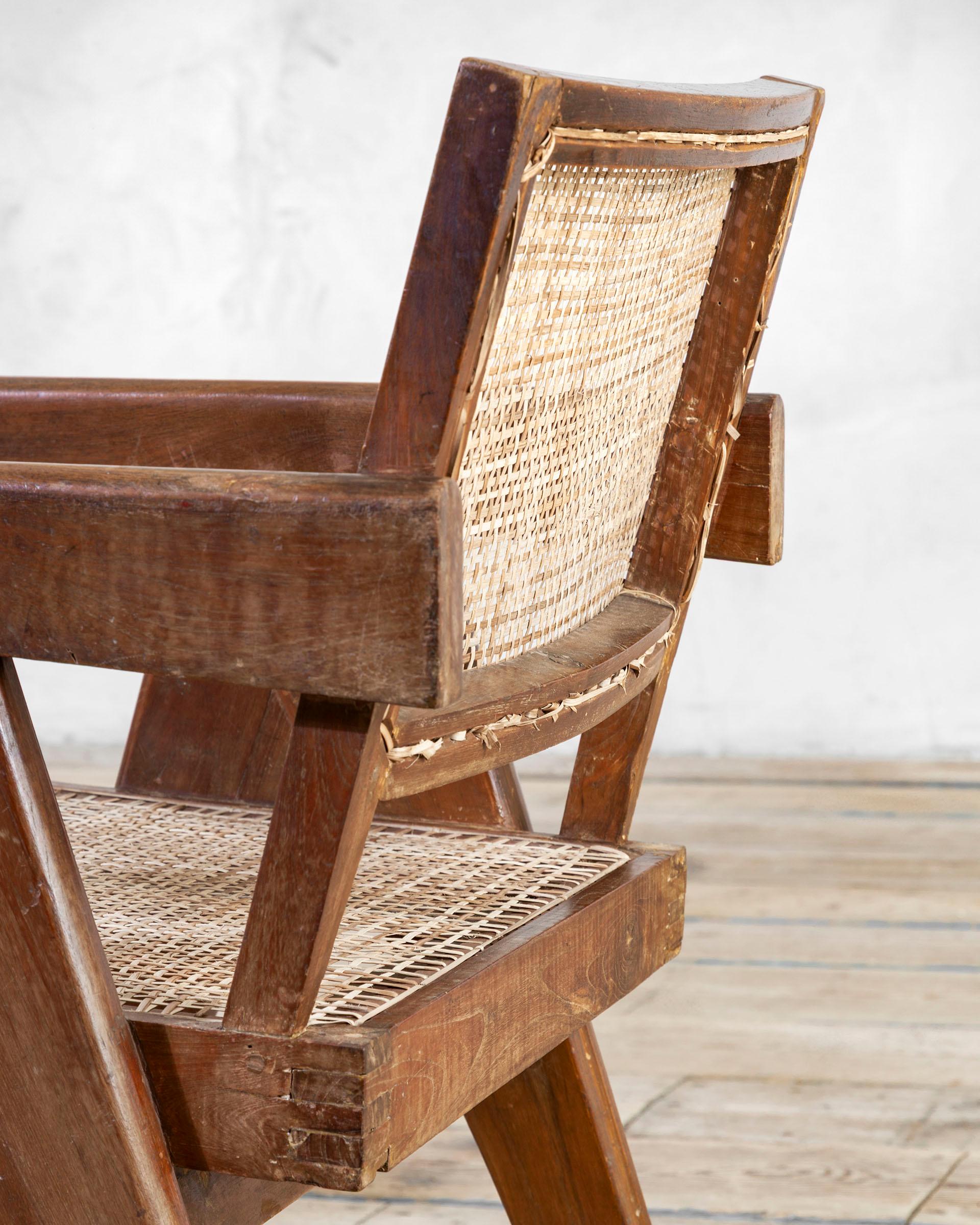 20th Century, Pierre Jeanneret Piar of Armachairs mod. PJ-SI-29-A In condizioni buone in vendita a Turin, Turin