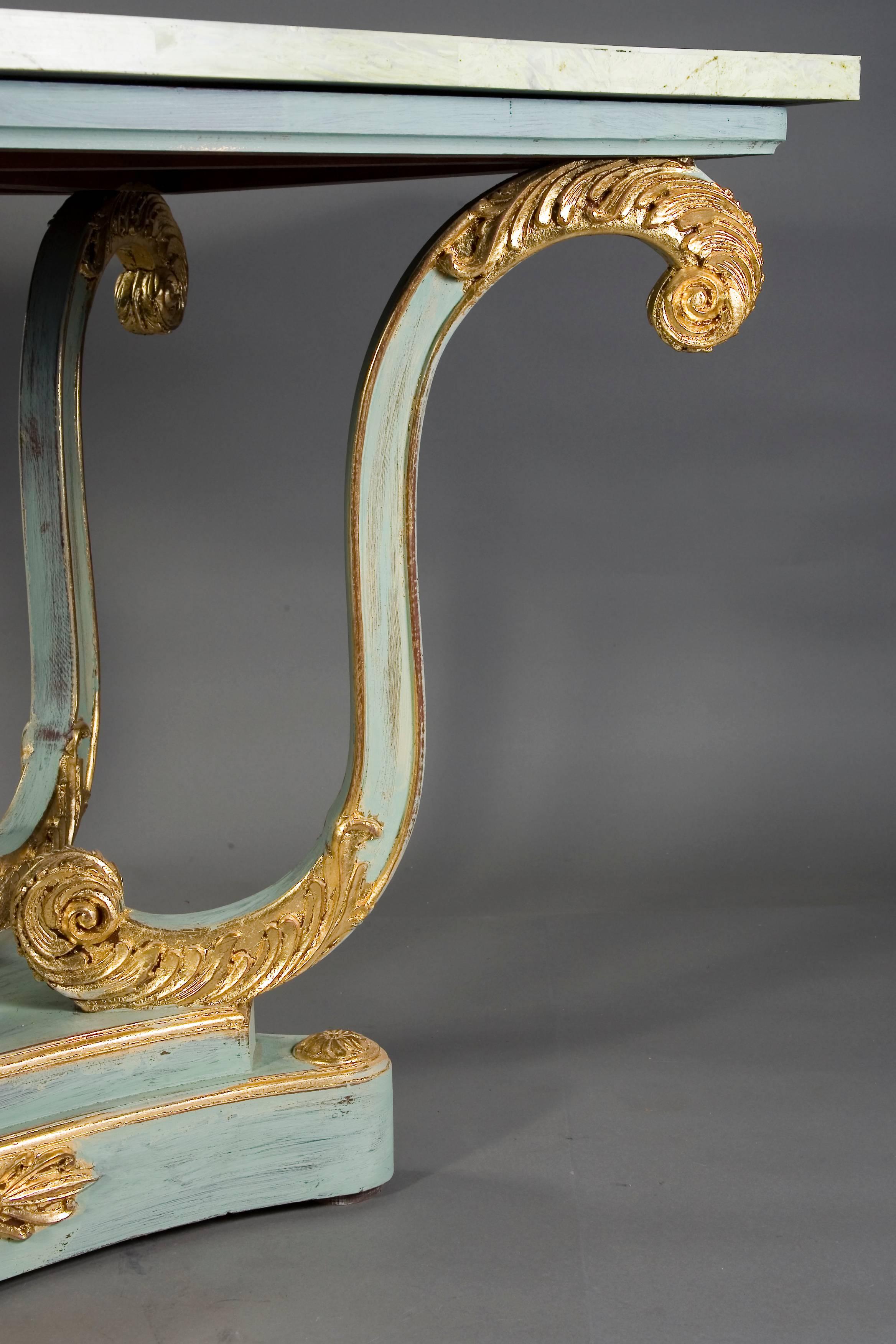 Pierre Table du 20e siècle en Pietra-Dura, style Classicisme bleu clair pastel en vente