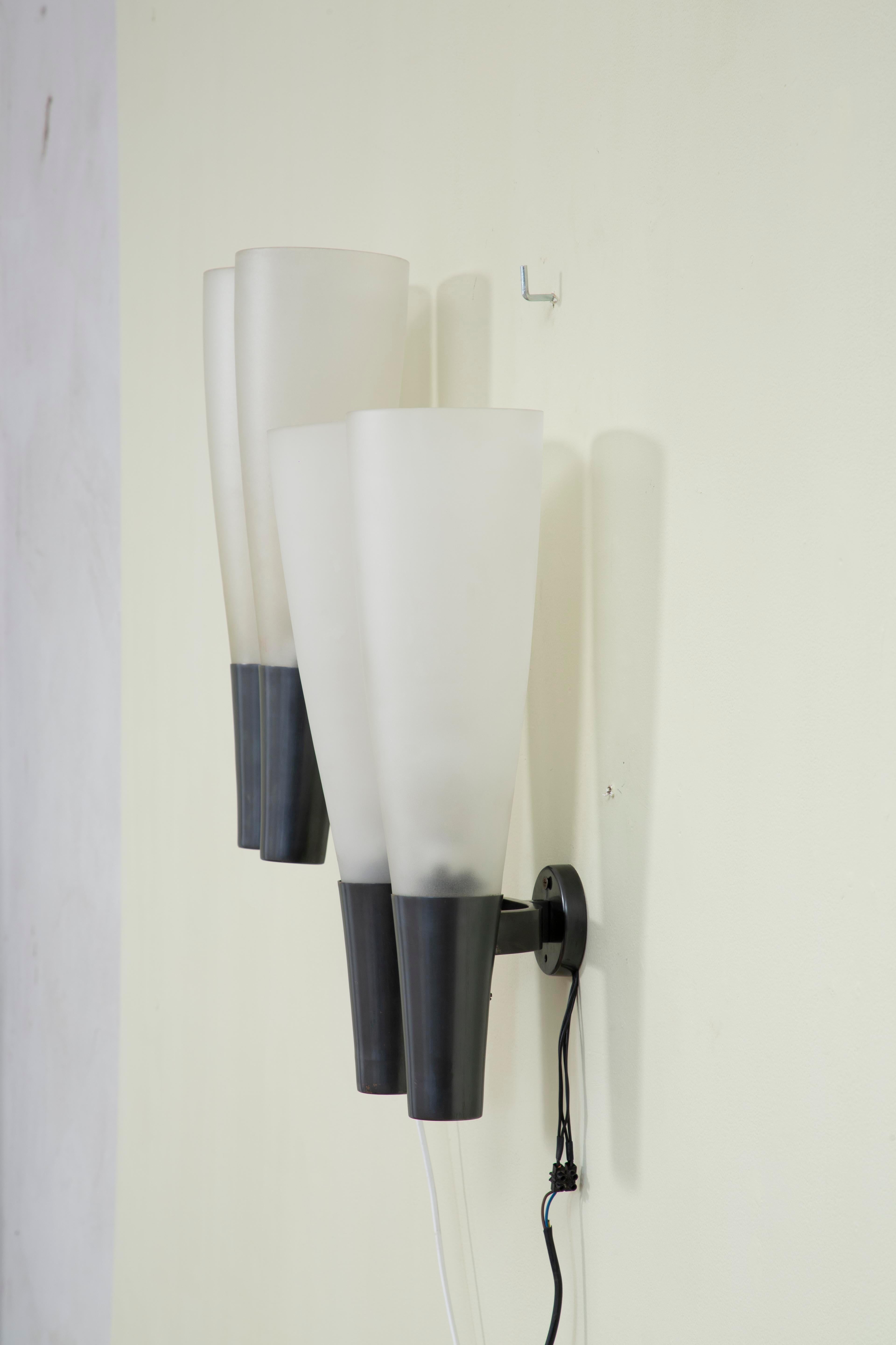 siglo XX, Pietro Chiesa para Fontana Arte Pareja de apliques de pared en venta 4
