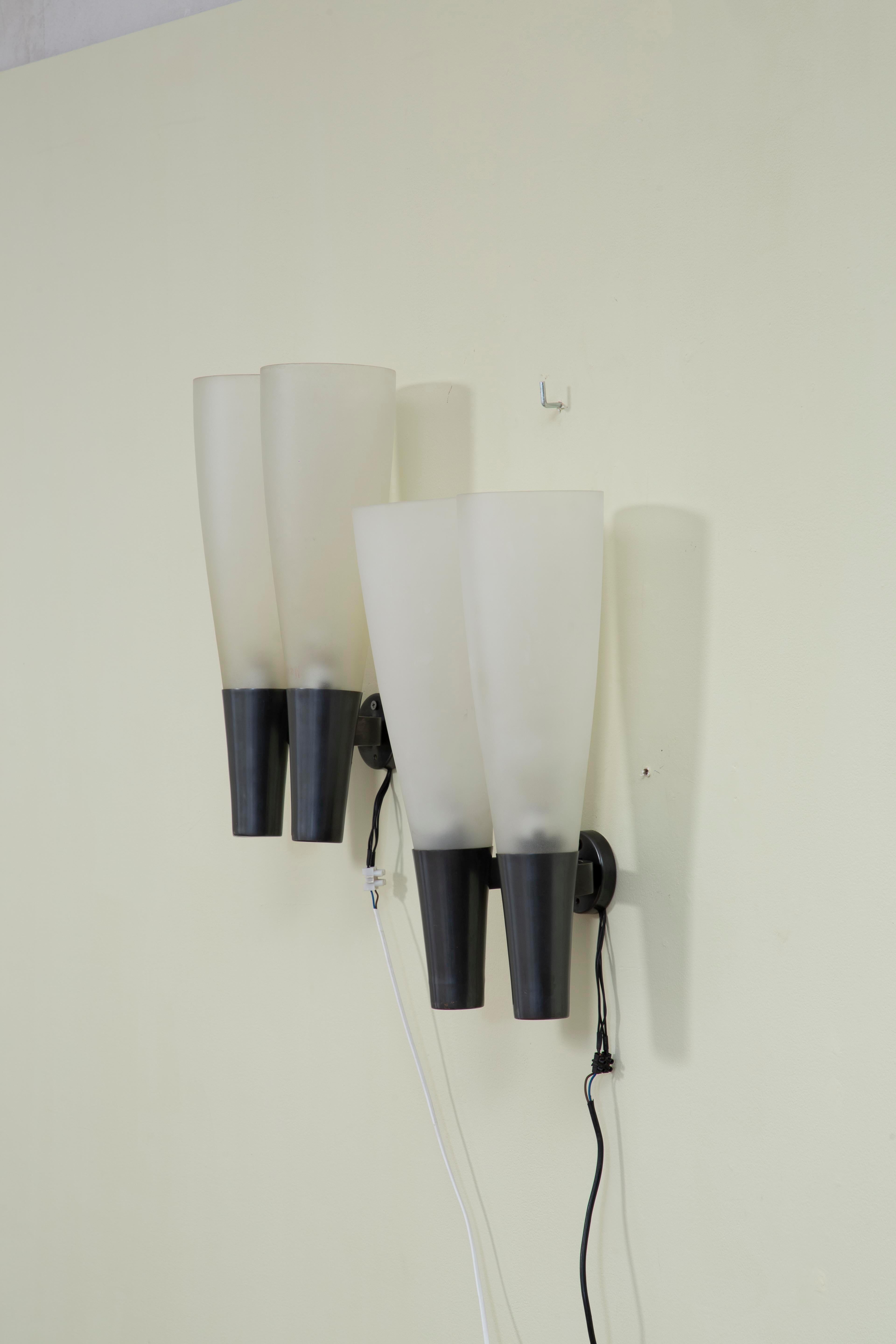 siglo XX, Pietro Chiesa para Fontana Arte Pareja de apliques de pared en venta 1