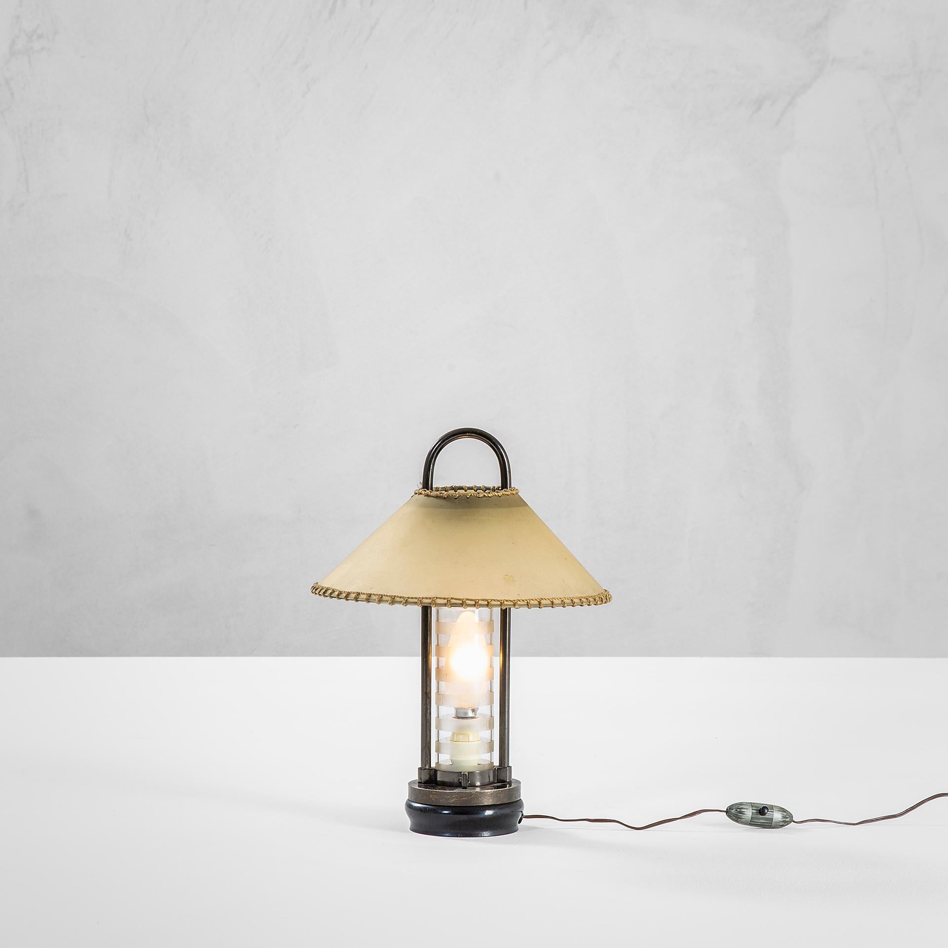 Italian 20th Century Pietro Chiesa Table Lamp for Fontana Arte in Metal and Crystal For Sale