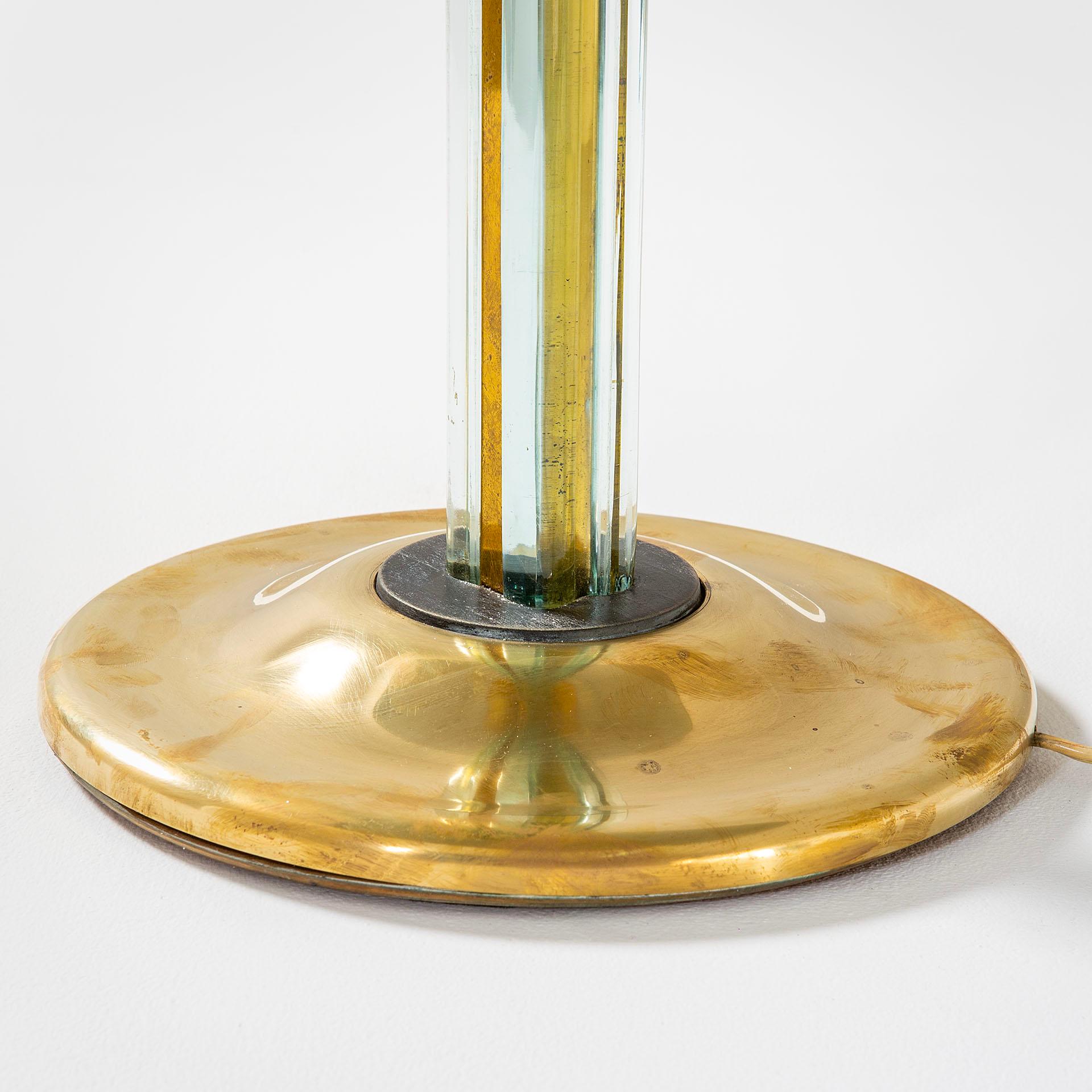 Milieu du XXe siècle Lampe de table Pietro Chiesa en verre et laiton du 20e siècle pour Fontana Arte, années 40 en vente