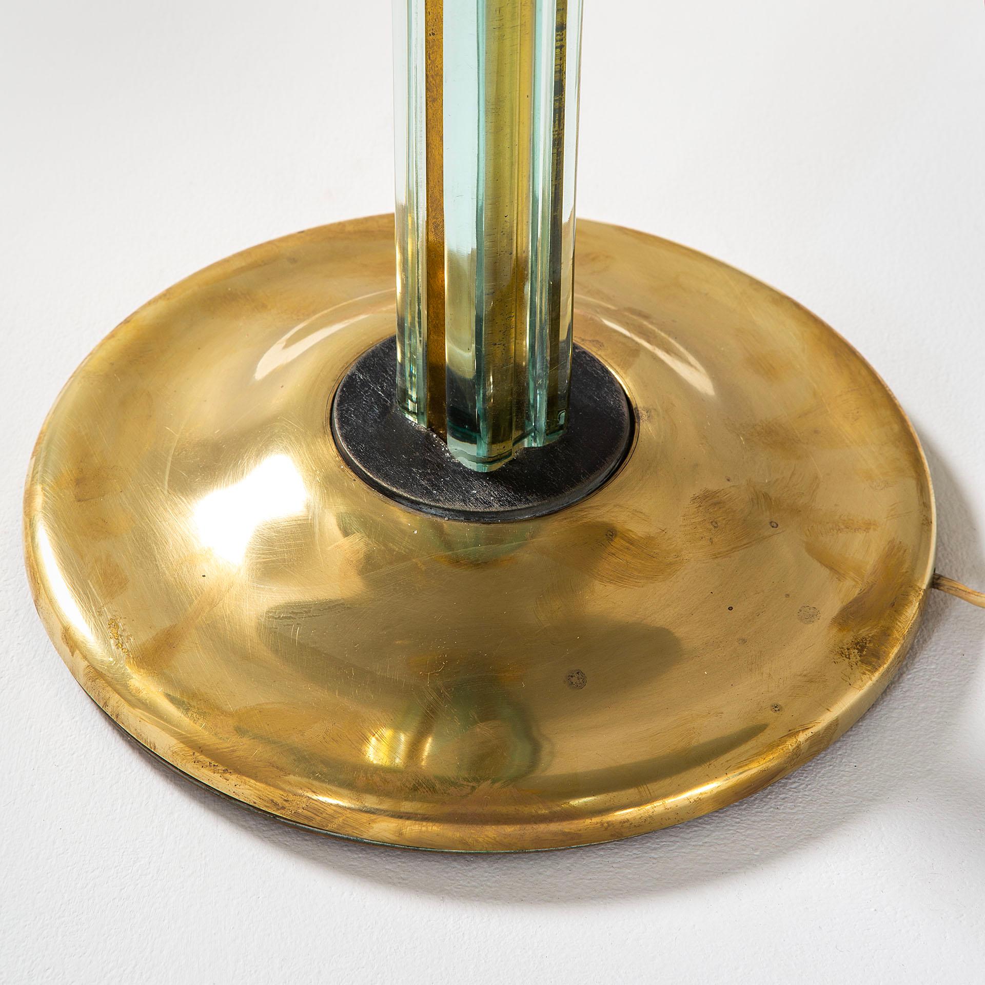 20th Century Pietro Chiesa Table Lamp in Glass and Brass for Fontana Arte, 40s For Sale 1
