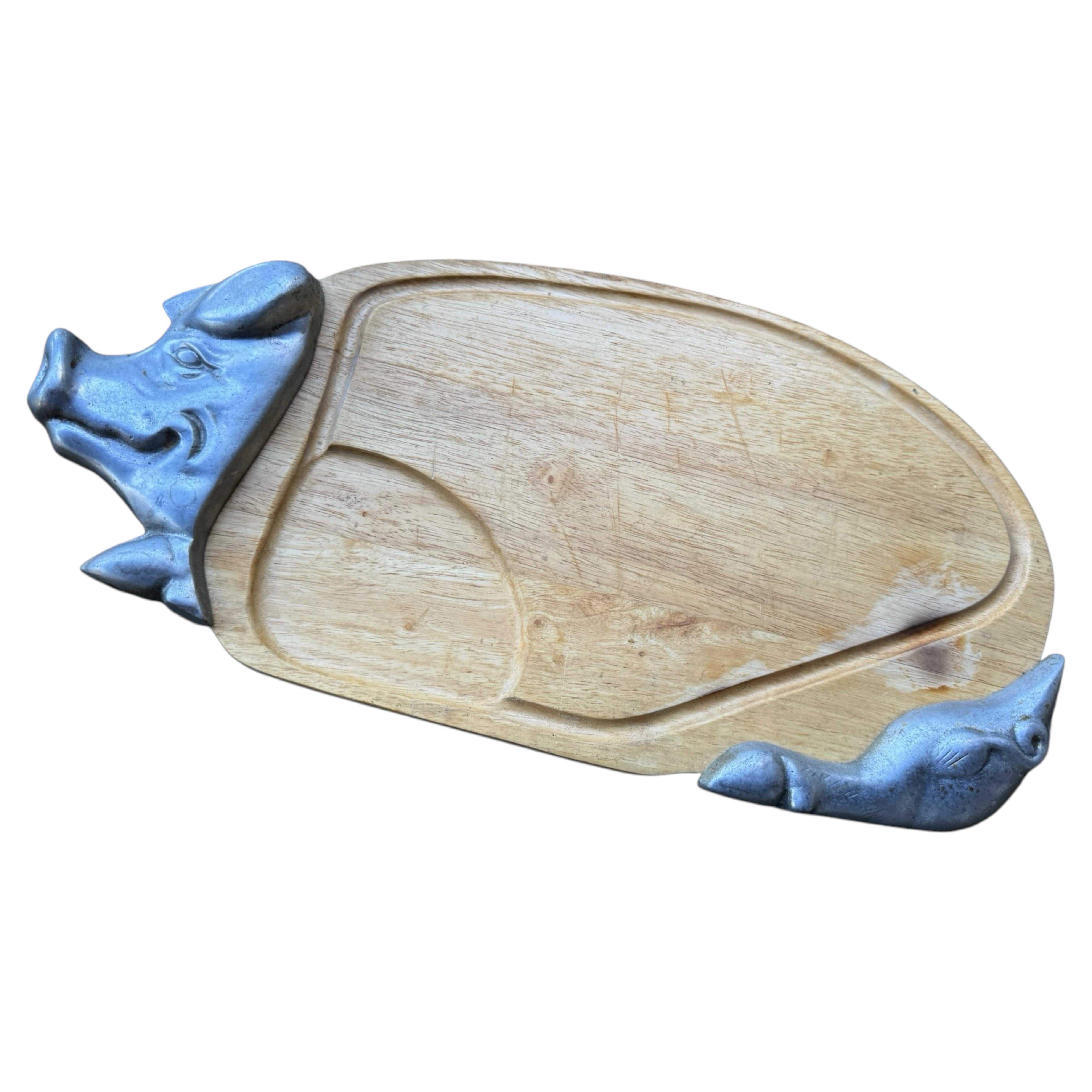 Tabla de cortar, plato o bandeja de madera y metal con diseño de cerdo, del siglo XX, estilo vintage alemán