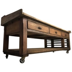20th Century Pine and Sycamore Bakers Table Kitchen Island Table Centerpiece