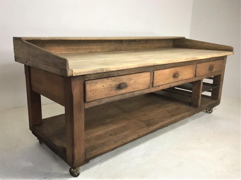 20th Century Pine and Sycamore Bakers Table Kitchen Island Table