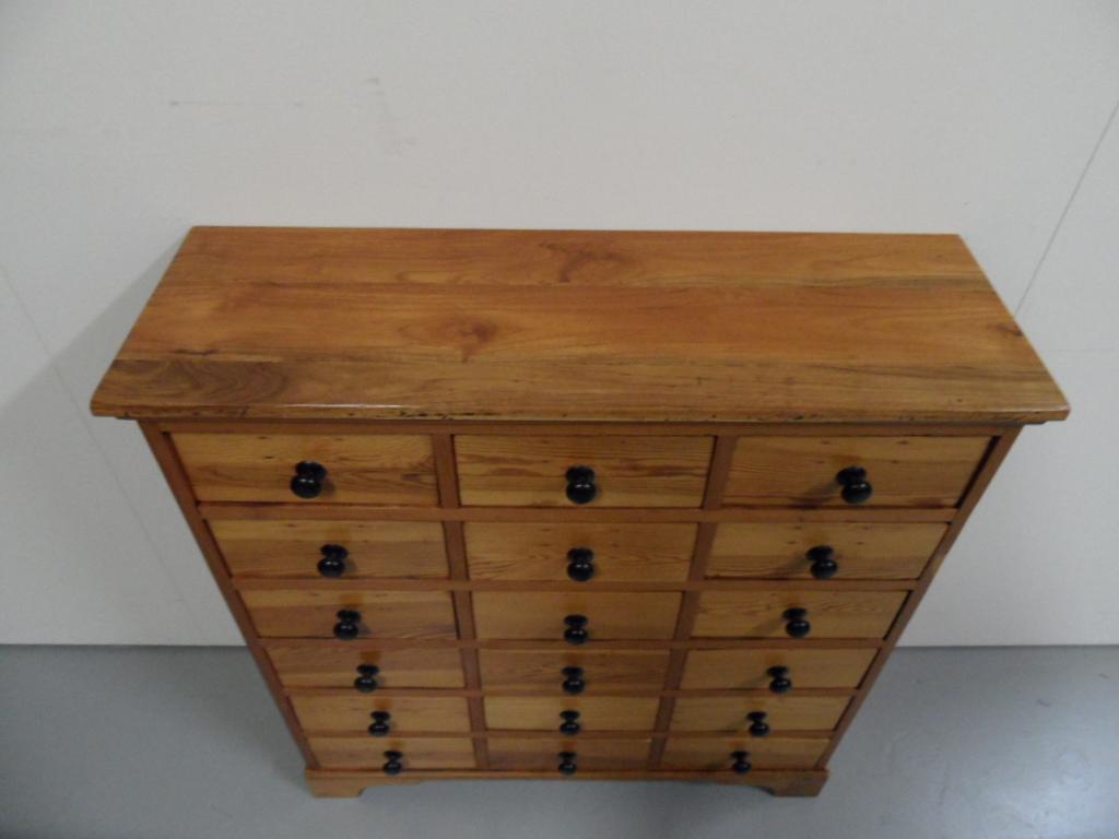 20th Century Pine Chest of Drawers For Sale 1