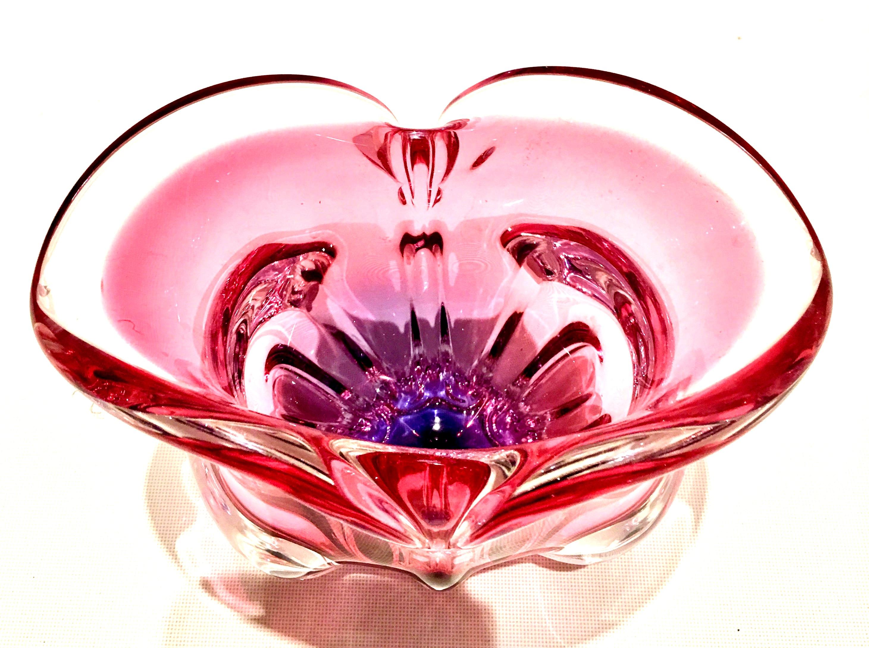 20th Century Pink and Amethyst Art Glass Organic Heart Form Bowl For Sale 3
