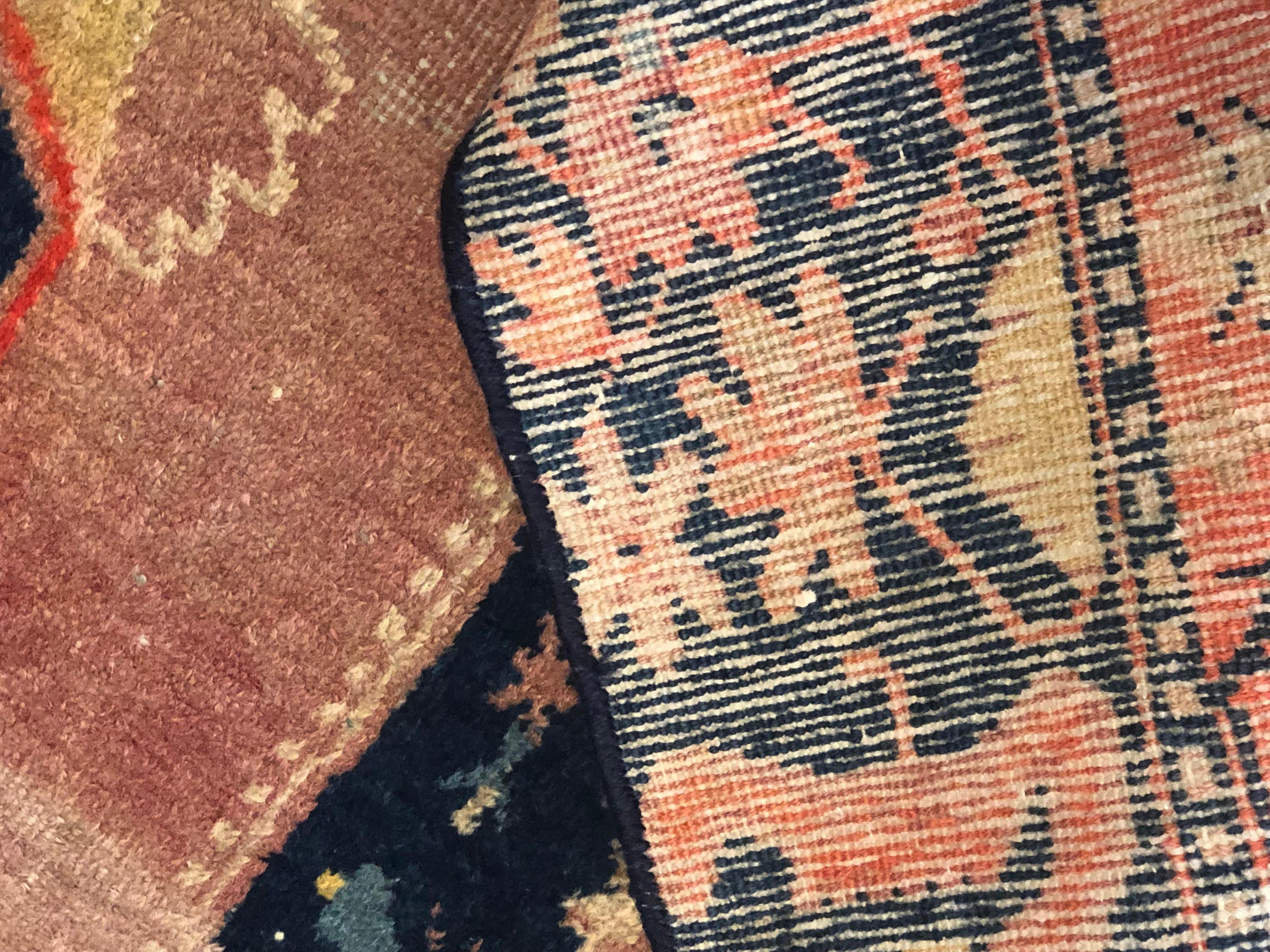 Rosa und blauer Samarkand-Teppich mit Medaillon aus dem 20. Jahrhundert, Samarkand, ca. 1920 im Angebot 2