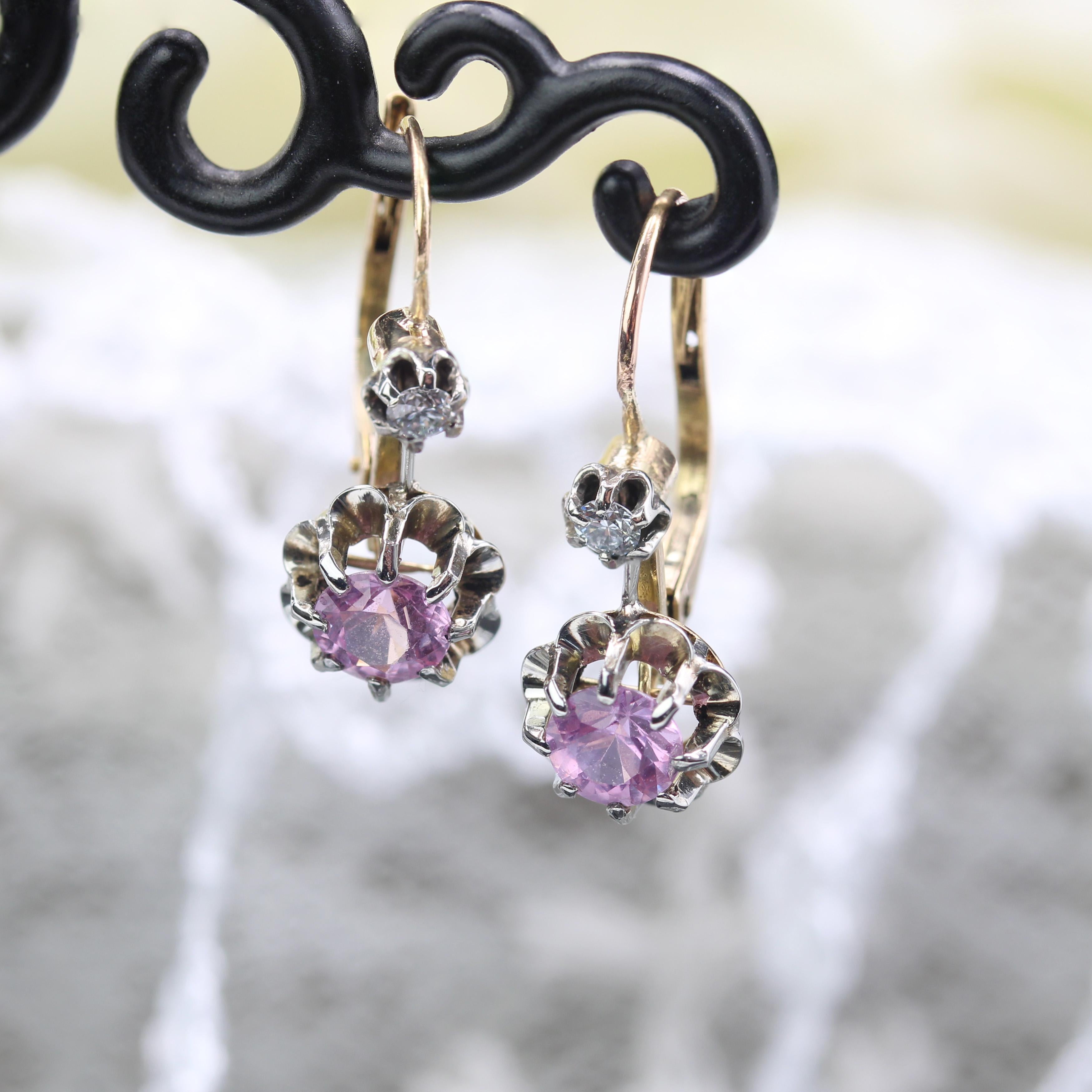 20th Century Pink Sapphire 18 Karat yellow Gold Platinum Lever Back Earrings For Sale 1