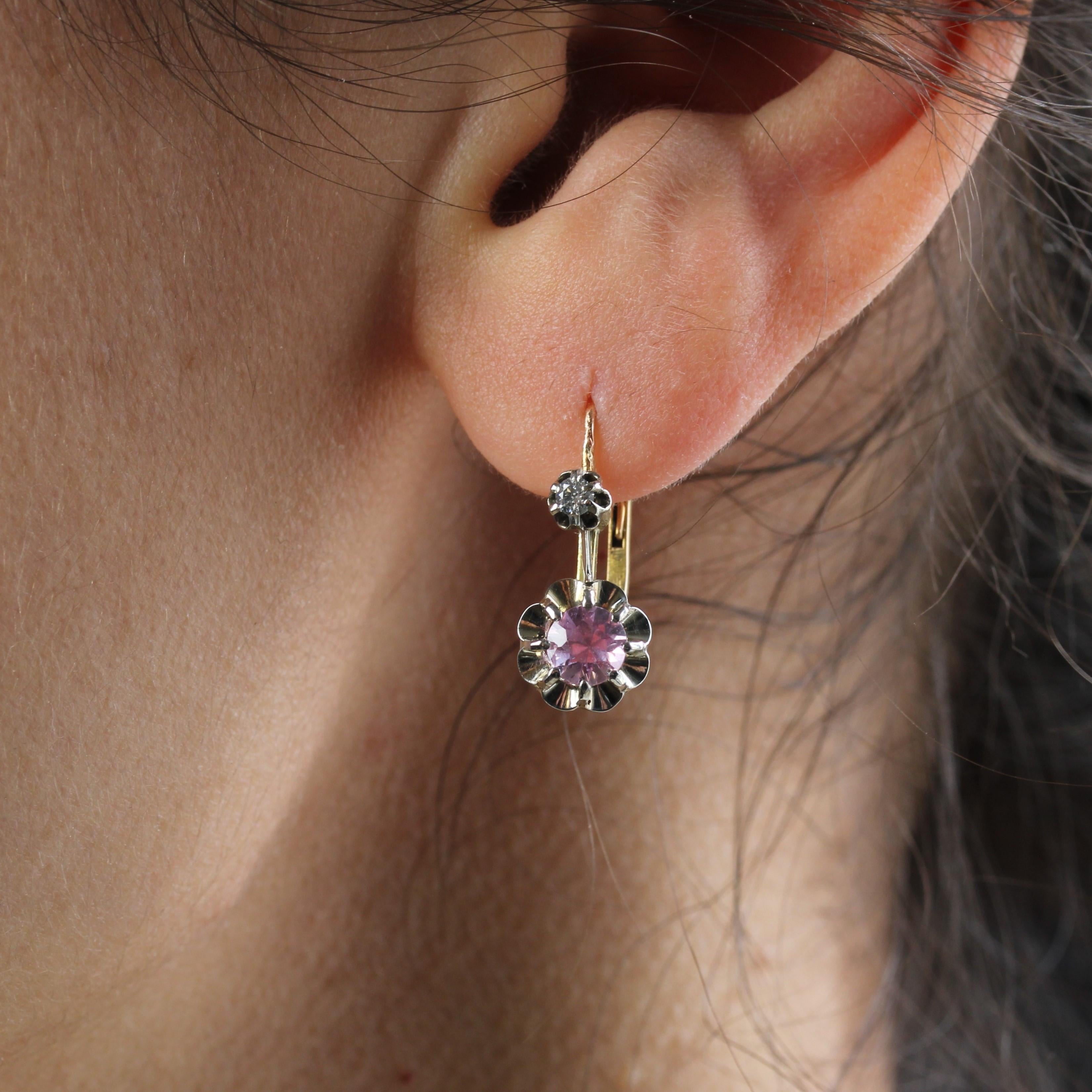 20th Century Pink Sapphire 18 Karat yellow Gold Platinum Lever Back Earrings For Sale 2