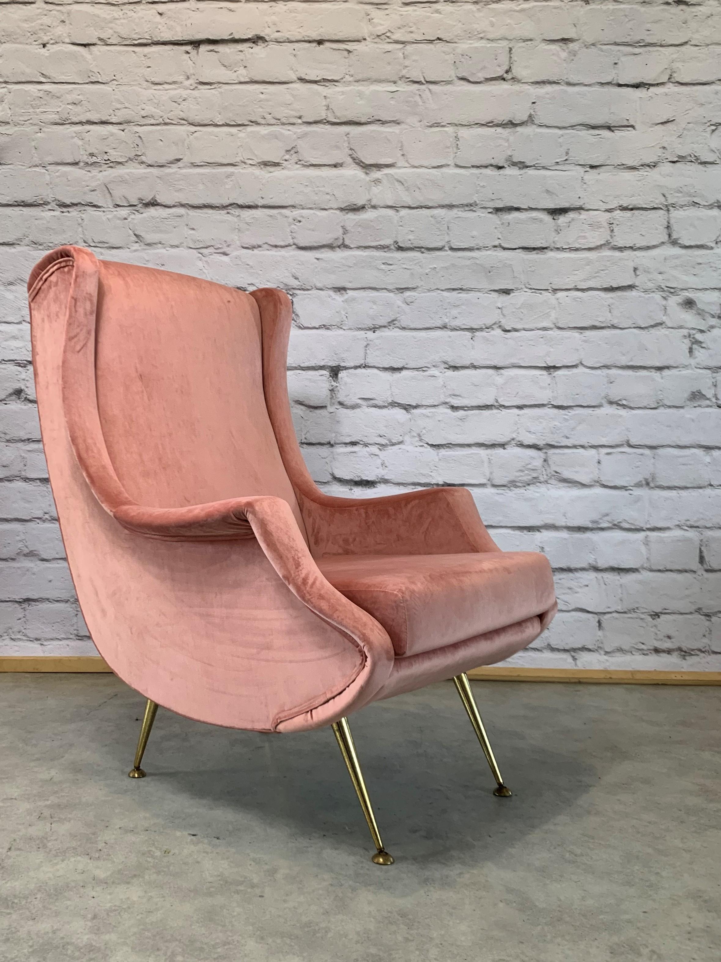 20th Century Pink Velvet Italian Vintage Sculptural Armchair, 1960s 9
