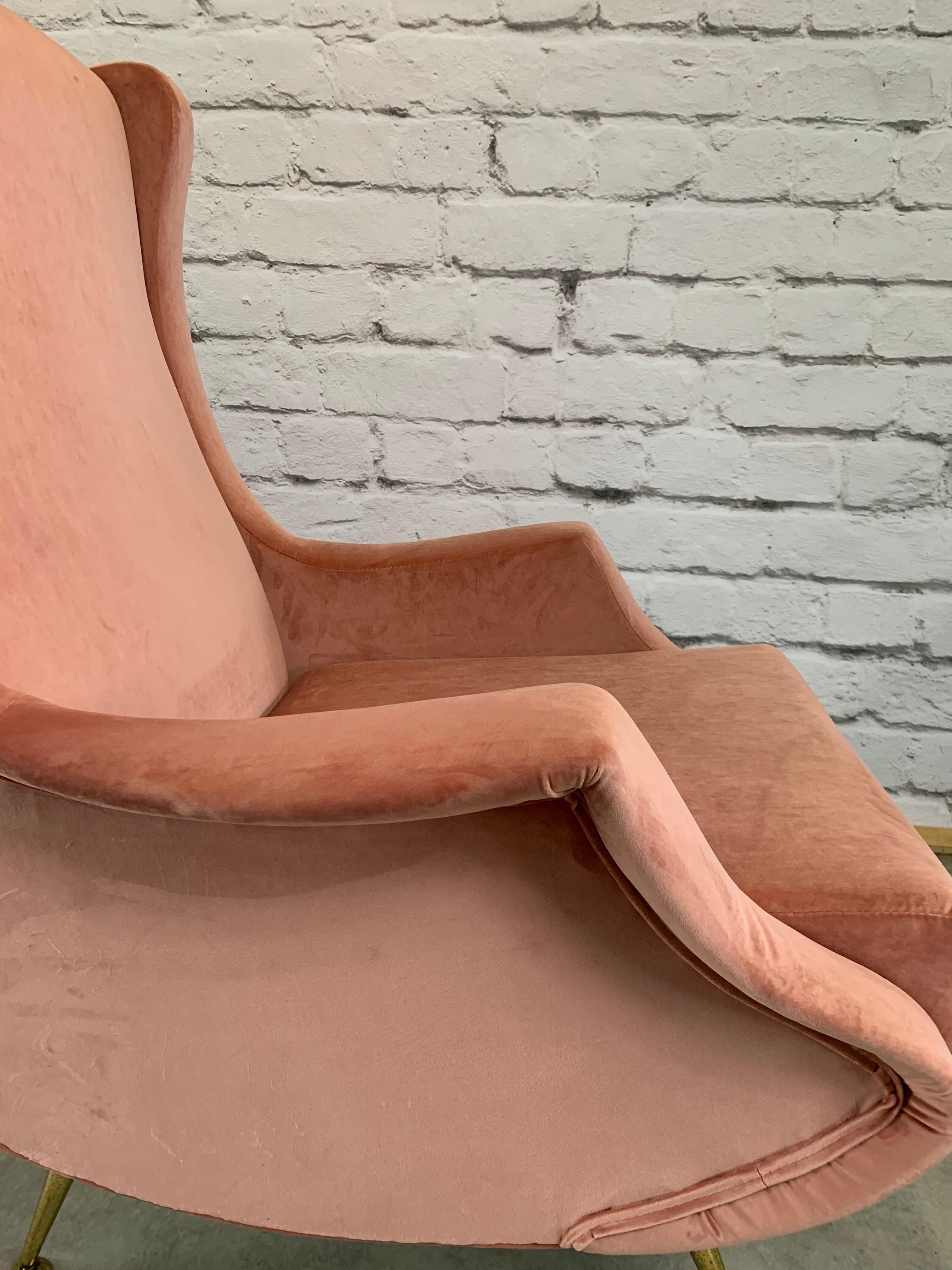 20th Century Pink Velvet Italian Vintage Sculptural Armchair, 1960s 1