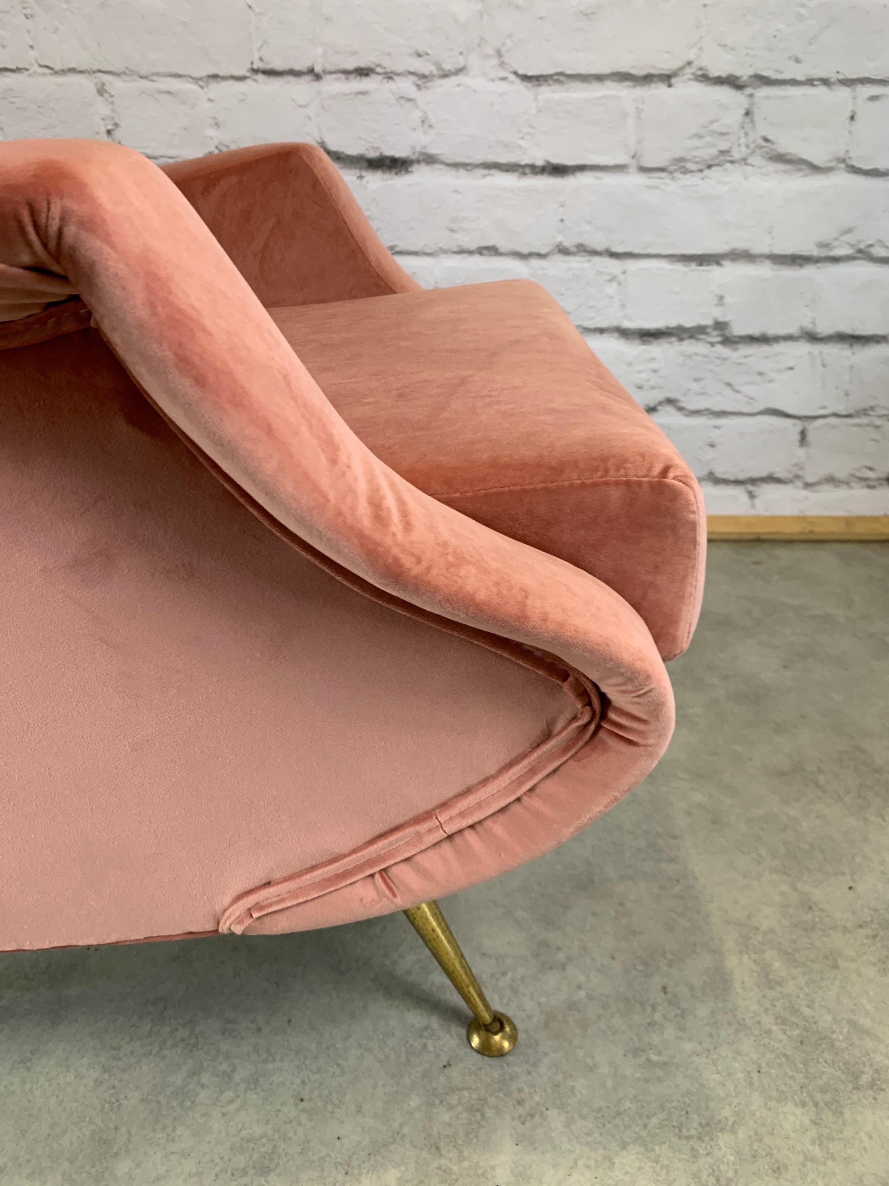 20th Century Pink Velvet Italian Vintage Sculptural Armchair, 1960s 2