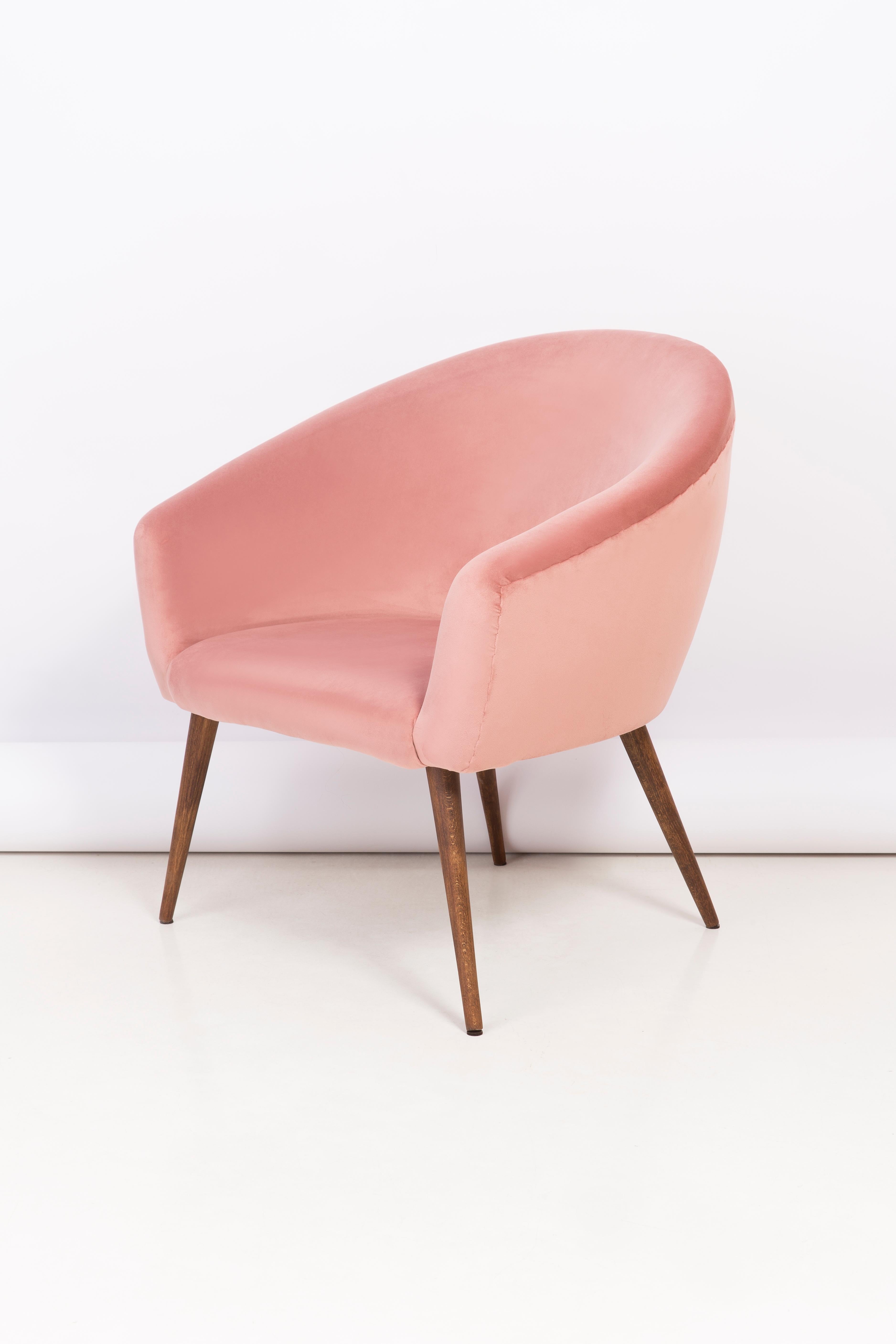 20th Century Pink Velvet Shell Club Armchair, 1960s In Excellent Condition For Sale In 05-080 Hornowek, PL